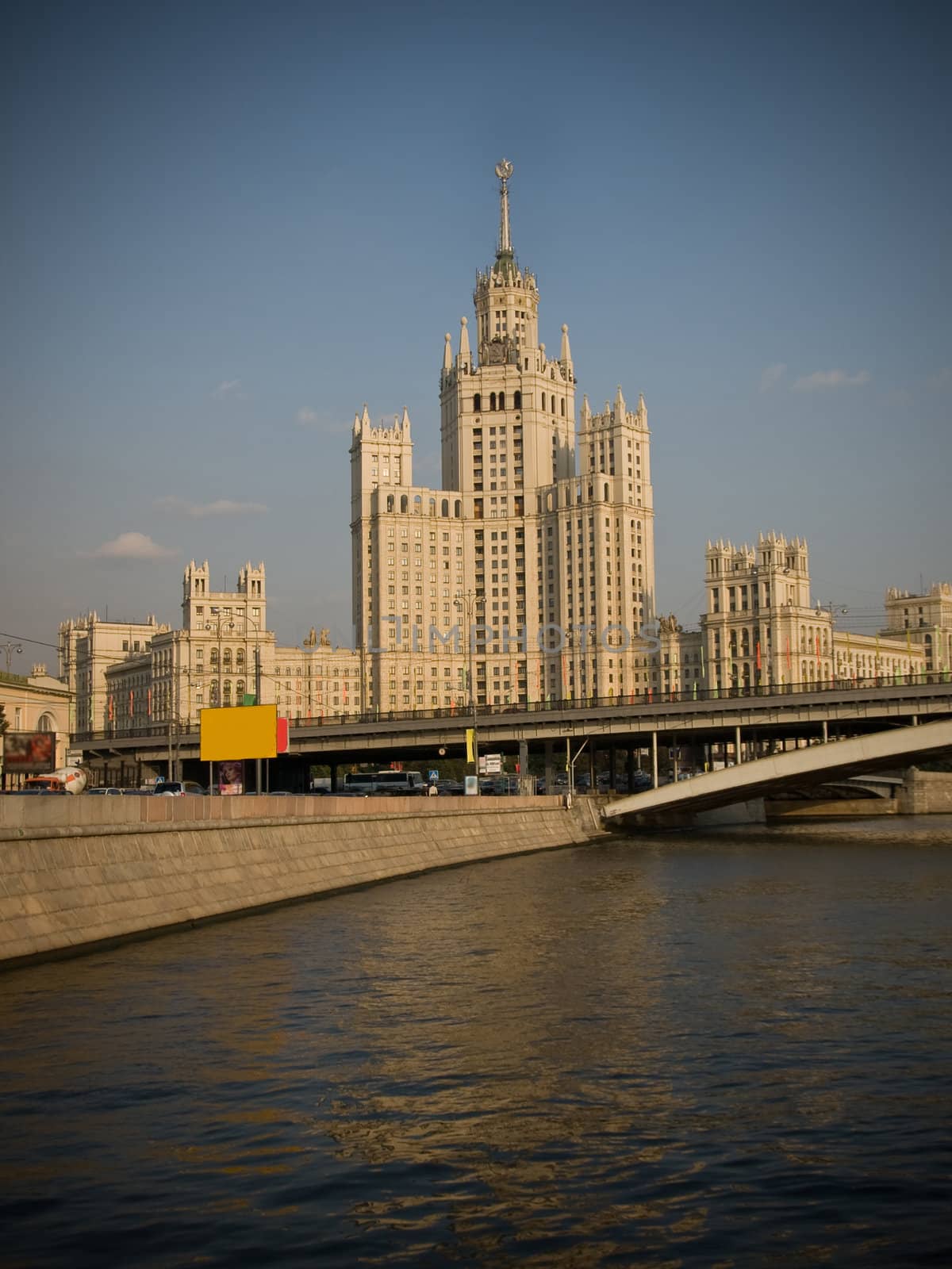 the picture of the russian skyscraper by stalin