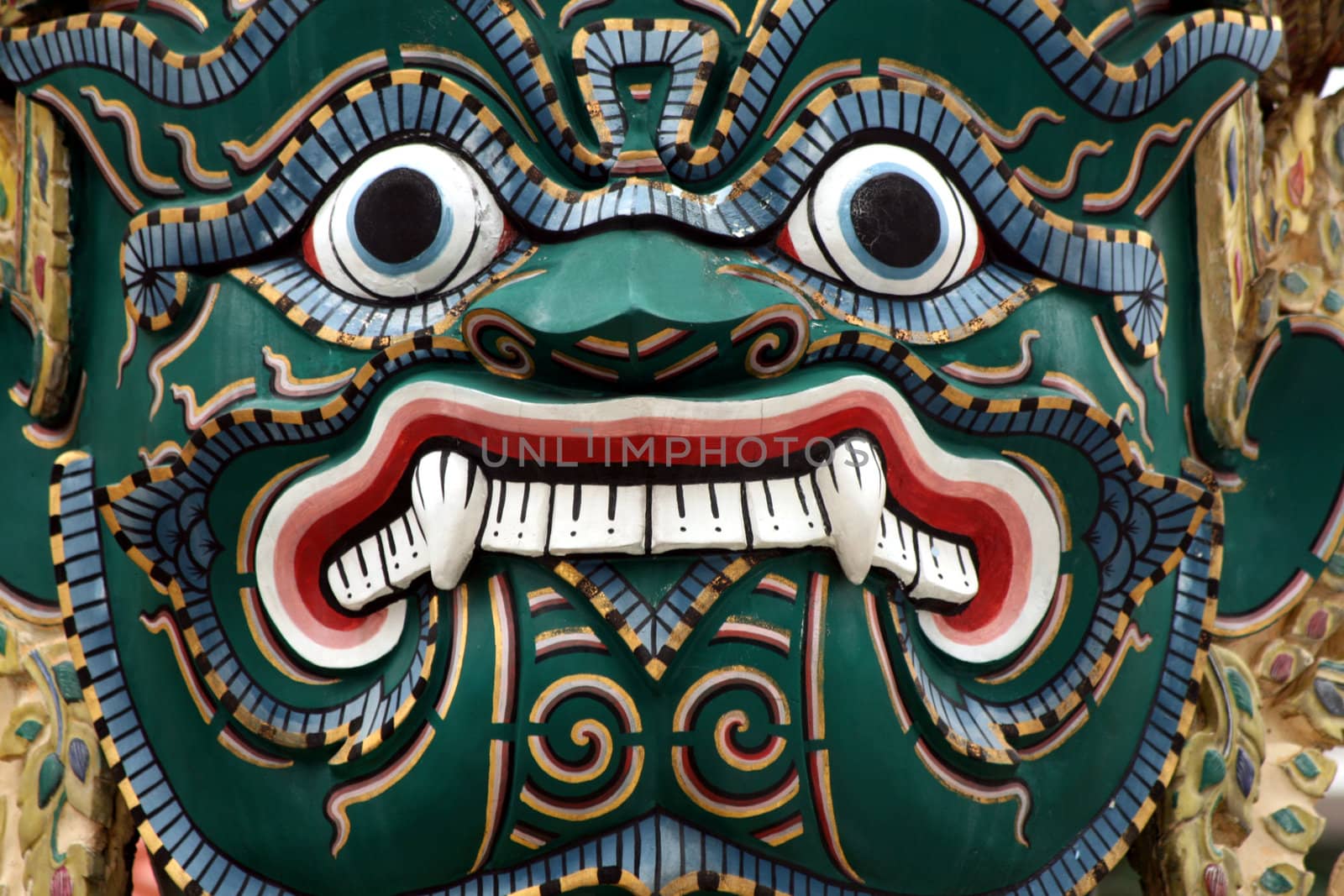 temple guardian in bangkok by taboga