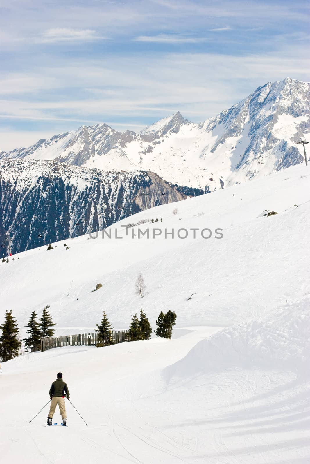 Skier at the track by naumoid
