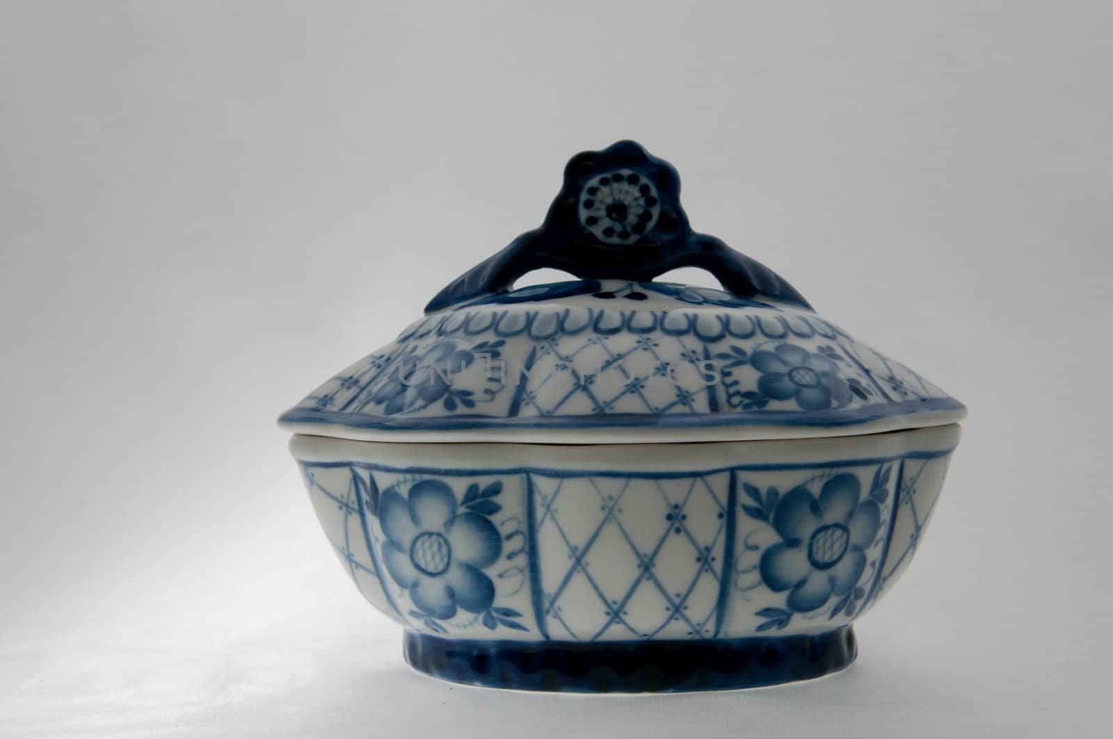 the picture of the russian ceramic gzhel art