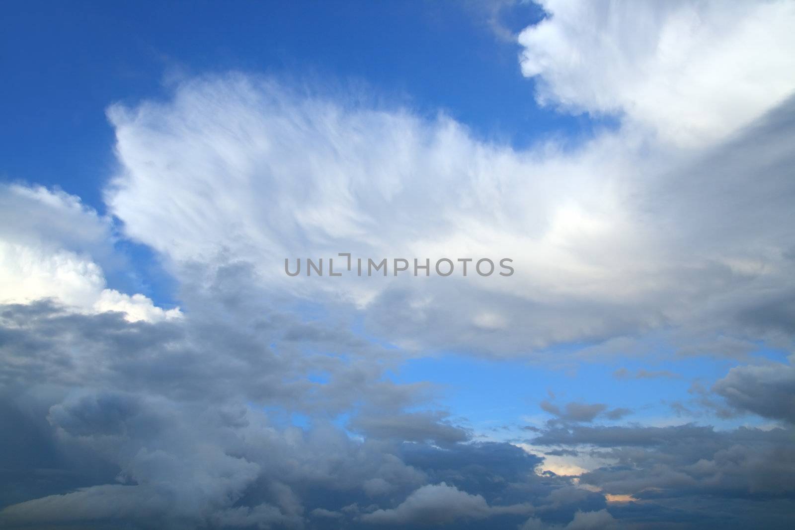 beauty sky with clouds by Mikko