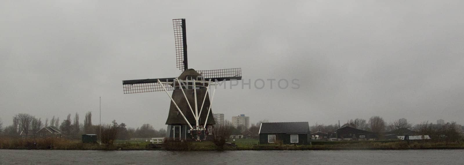 Windmill by medsofoto