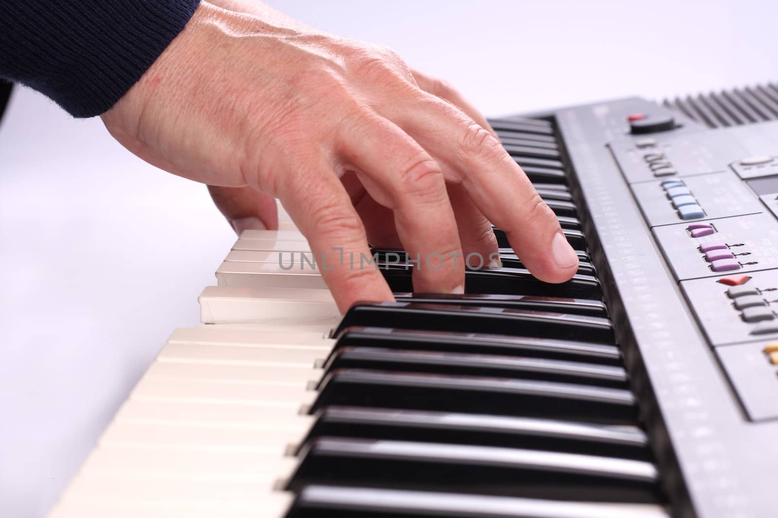 music keyboard by Hoomar