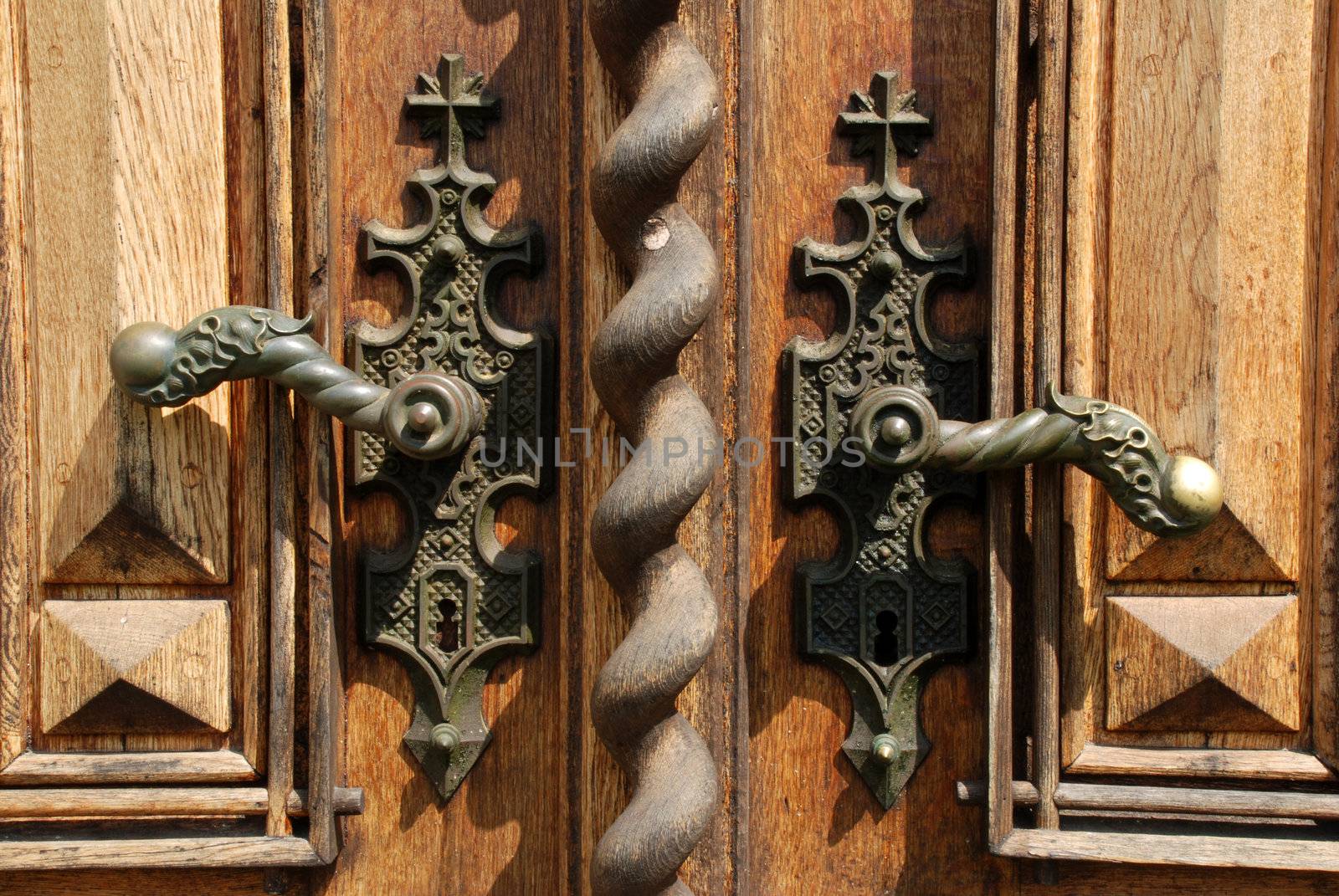 Ancient door handles by fyletto