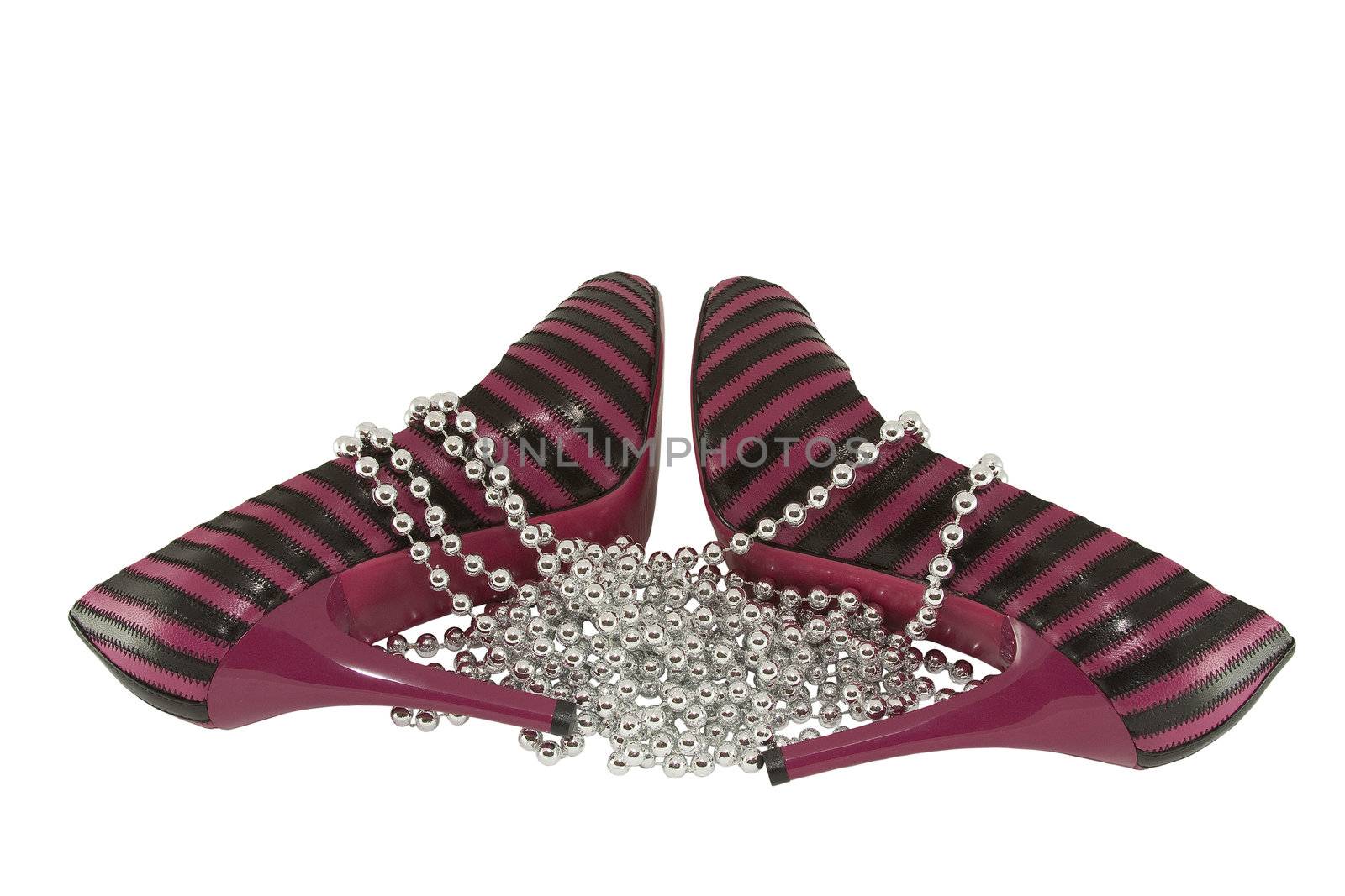 beads and two shoe black and pink by Jaklin
