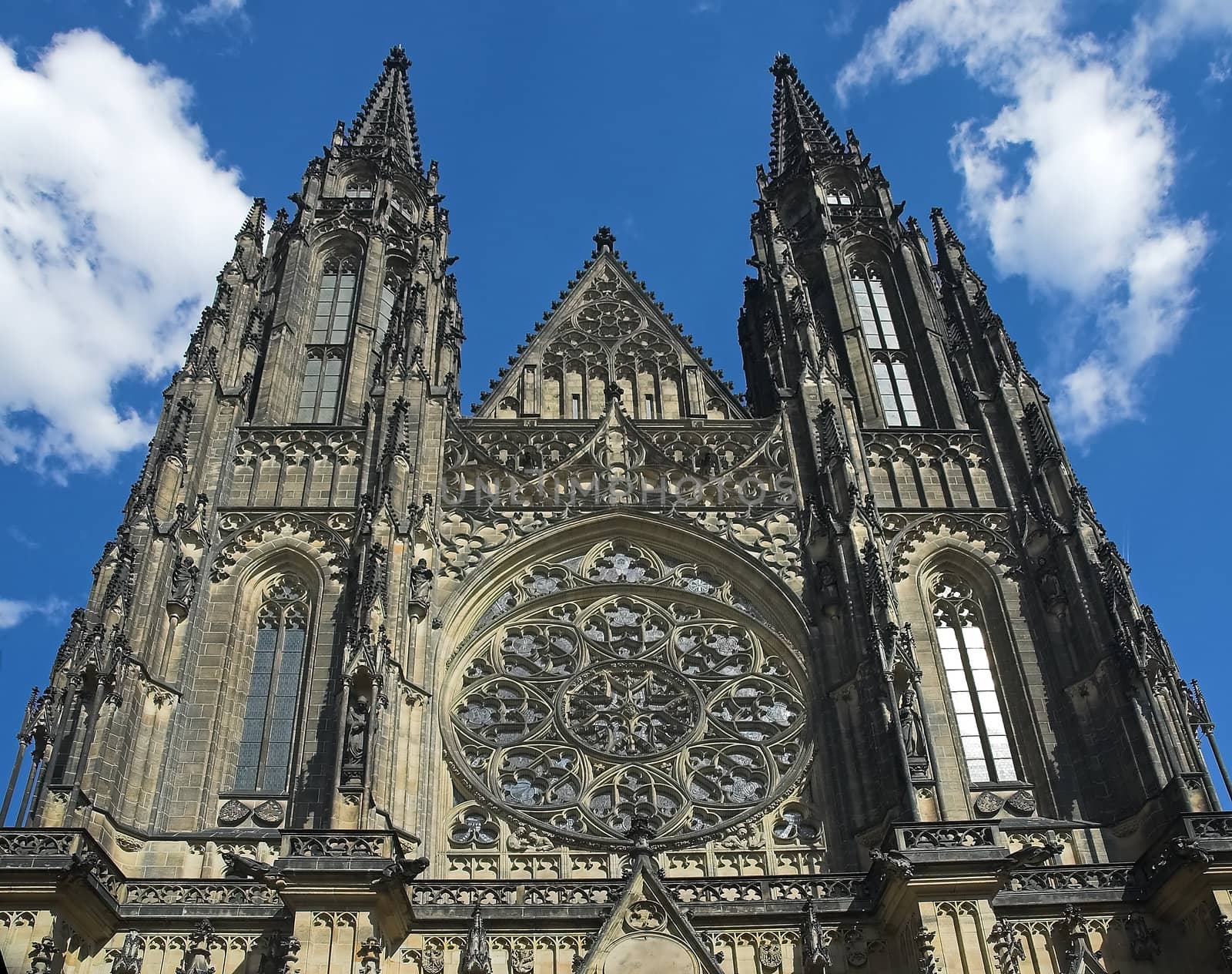 St-Vitus Cathedral by photopierre