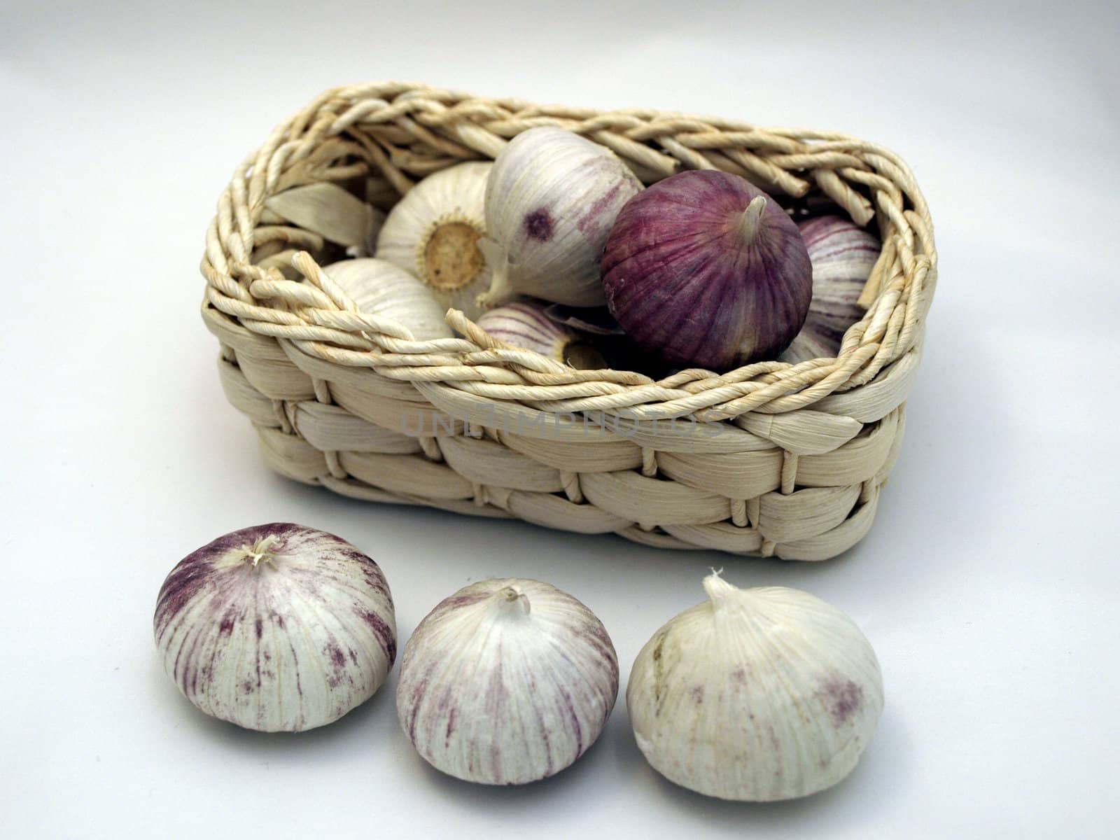 garlic in the little basket by lulu2626
