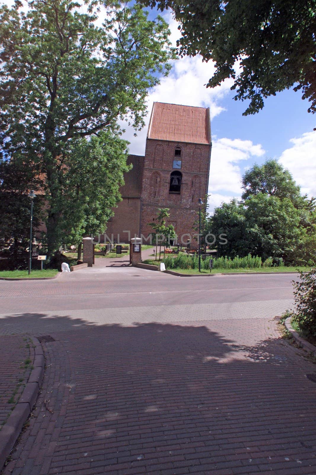 The inclined tower of Suurhusen is a church tower in the east-frisan place Suurhusen, municipality Hinte, to which as inclined tower of the world is considered. With a height of 27.37 meters the tower at the roof has an overhang of 2.43 meters, which corresponds to an inclination of 5.07 degrees.