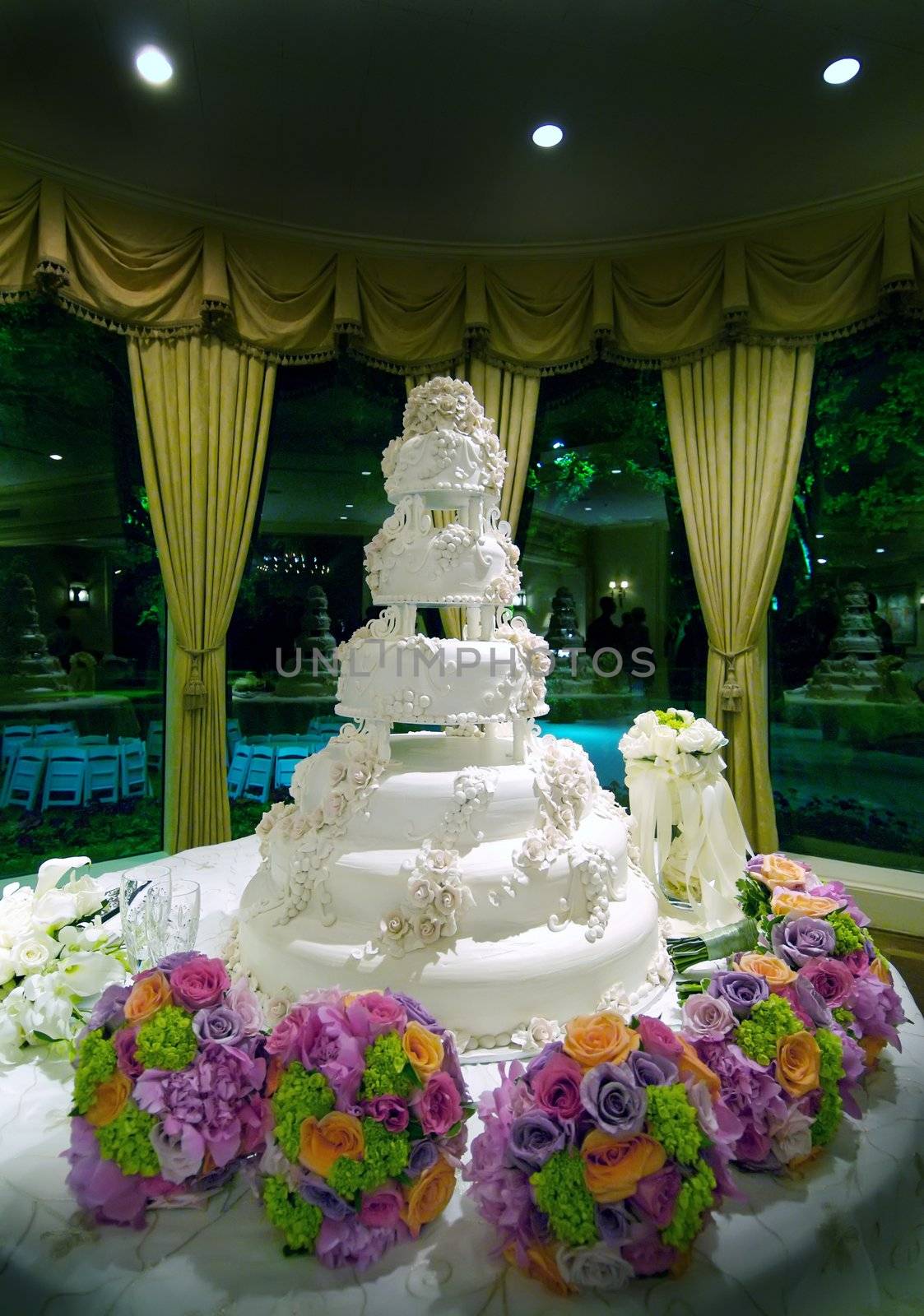 Image of an elaborate floral wedding cake