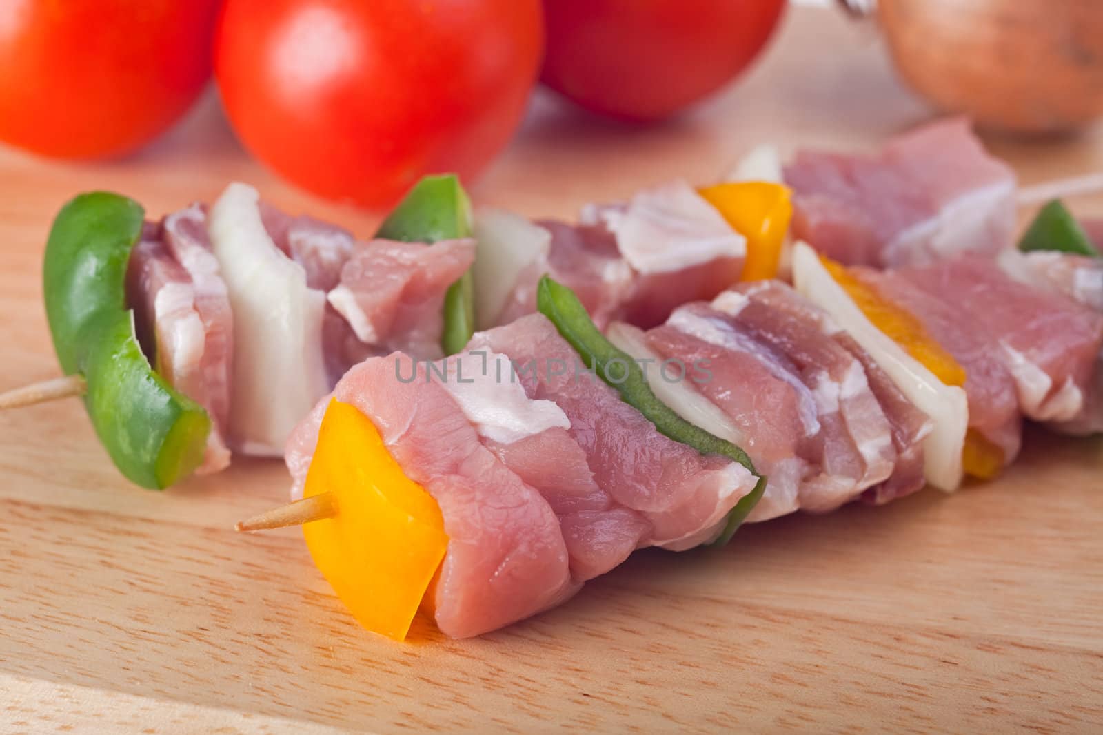 raw shashlik on a plate by bernjuer