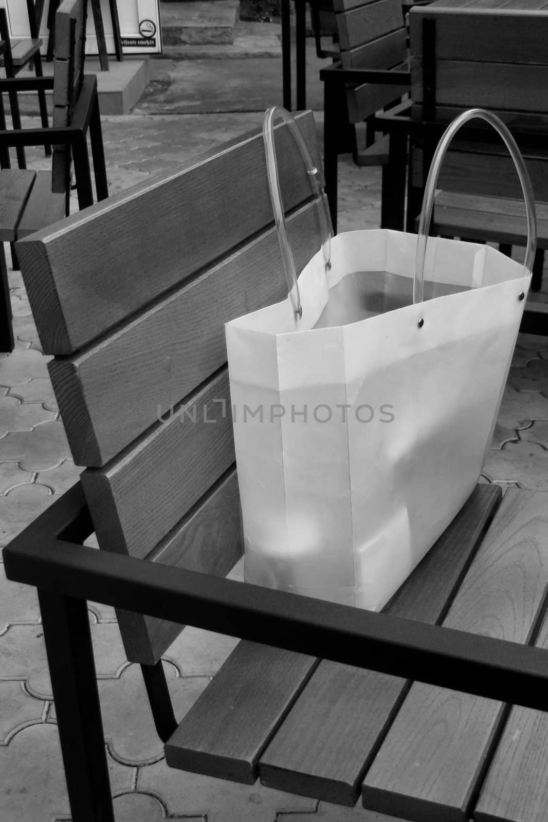 leaving behind bag on the chair
