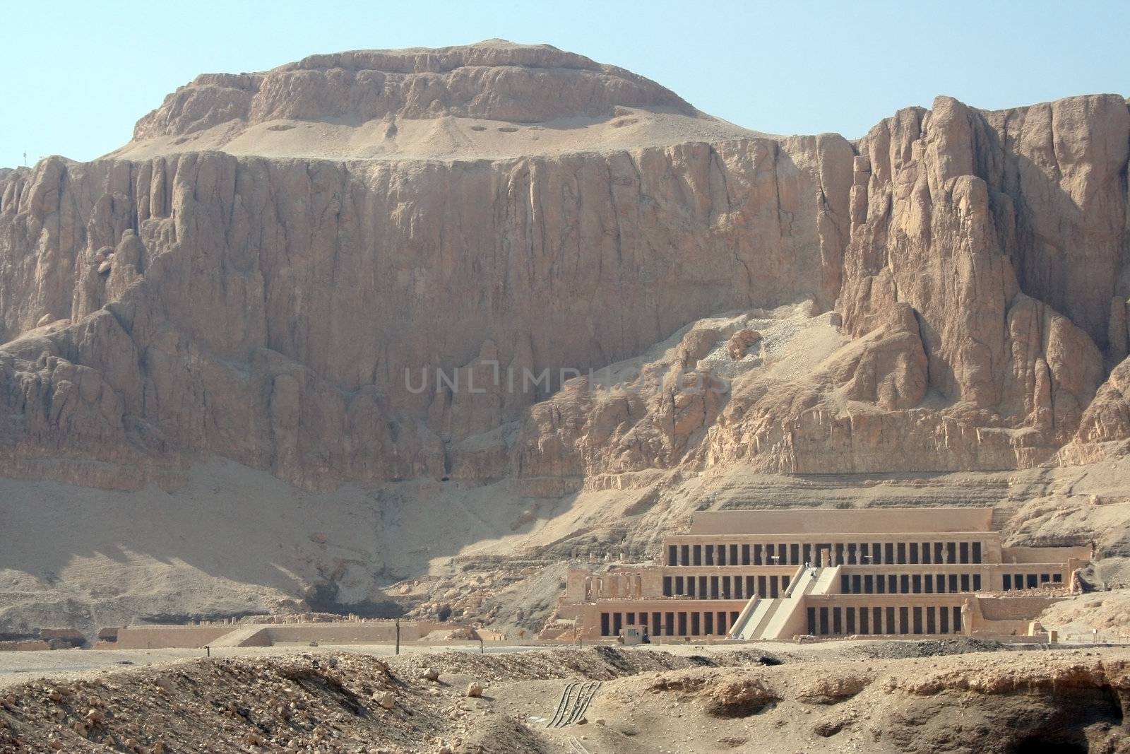 Hatshipsut Temple by tsvgloom