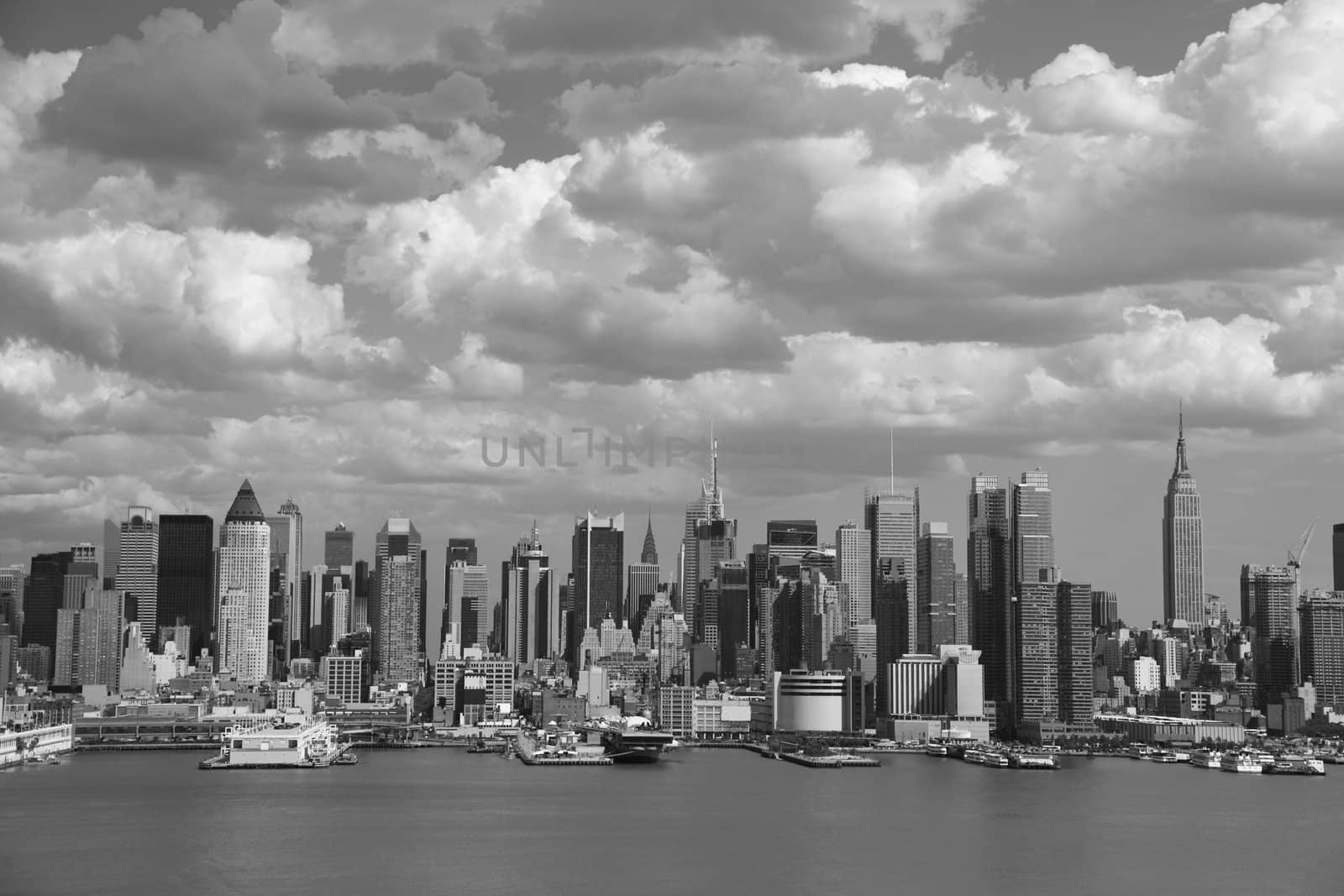 New York City Skyline - Black and White by Ffooter