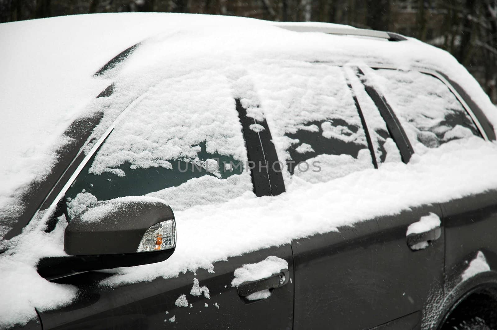 snowy car by lehnerda