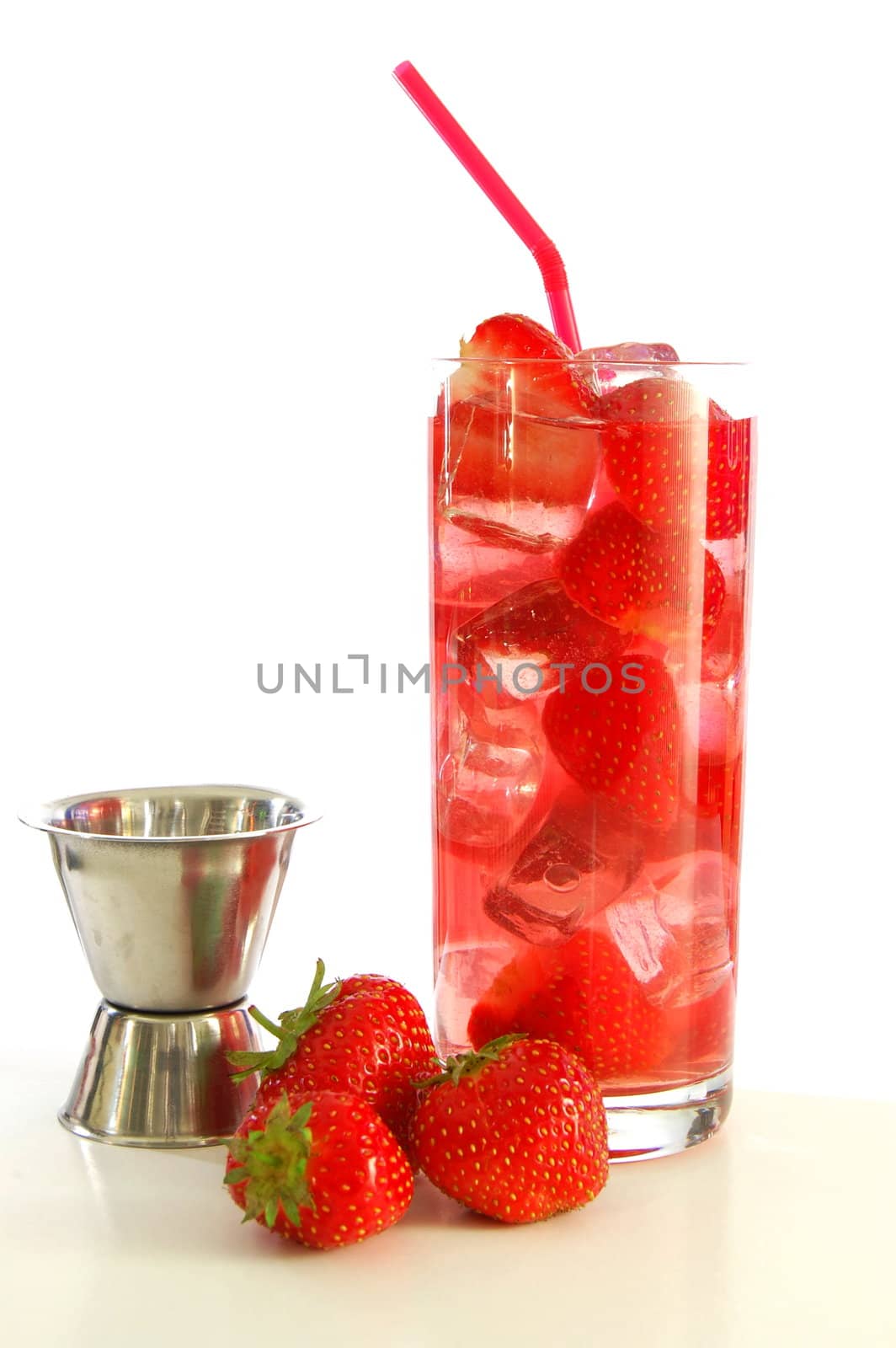 strawberry cocktail by gunnar3000