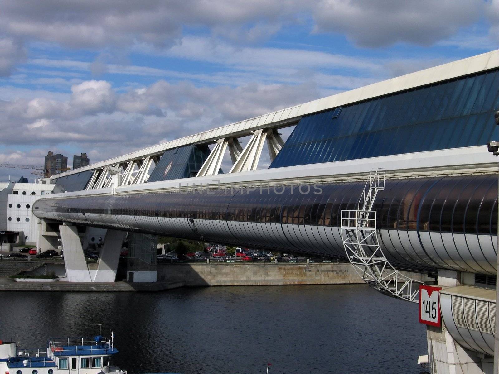 The bridge over Moscow river by tomatto