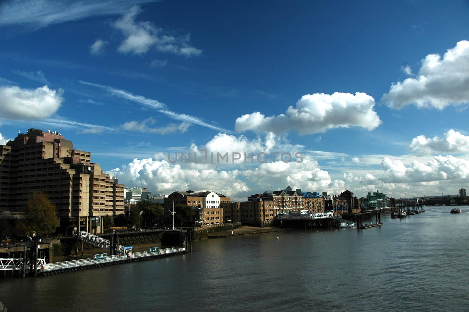Thames river by lehnerda