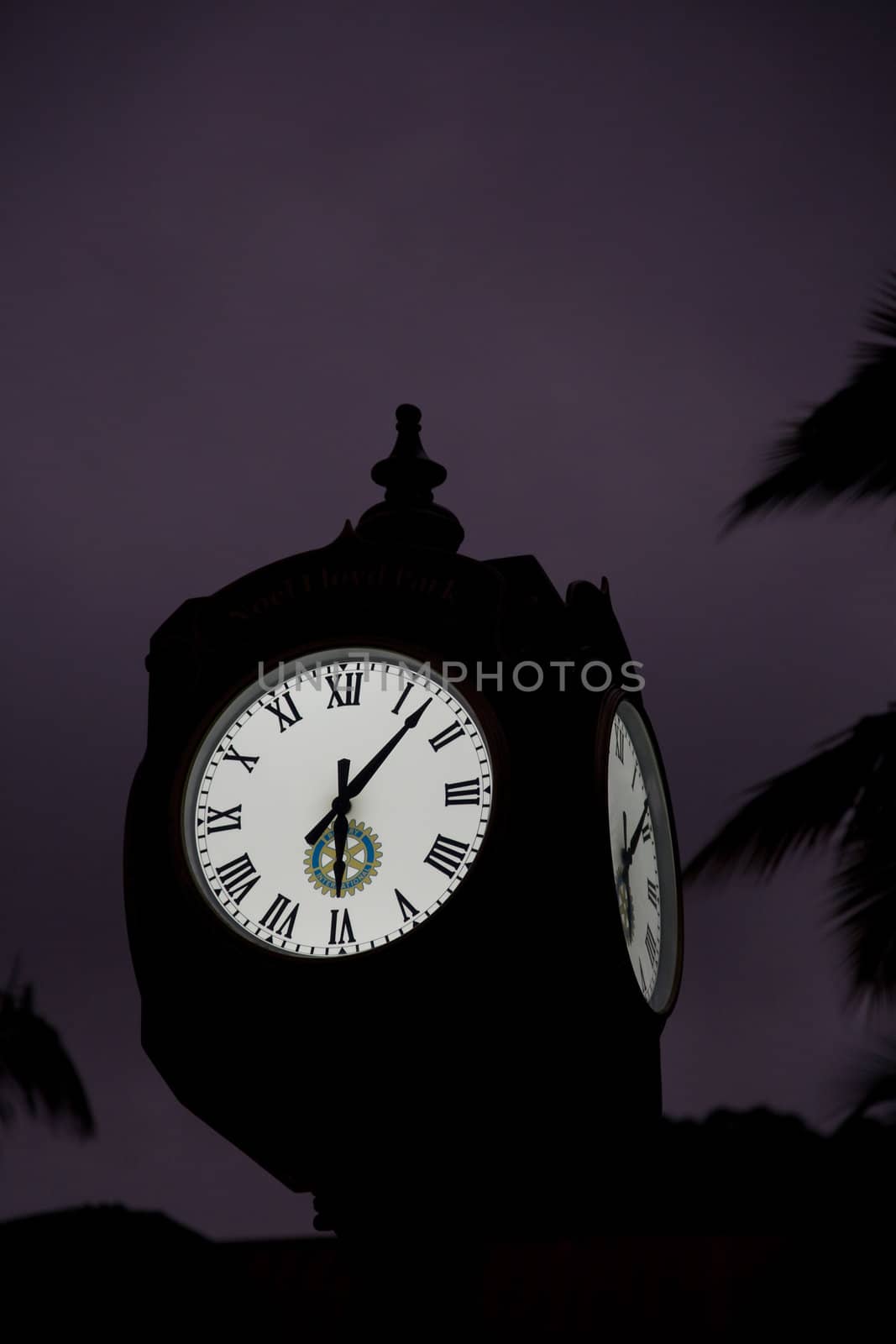 Clock by didipagani