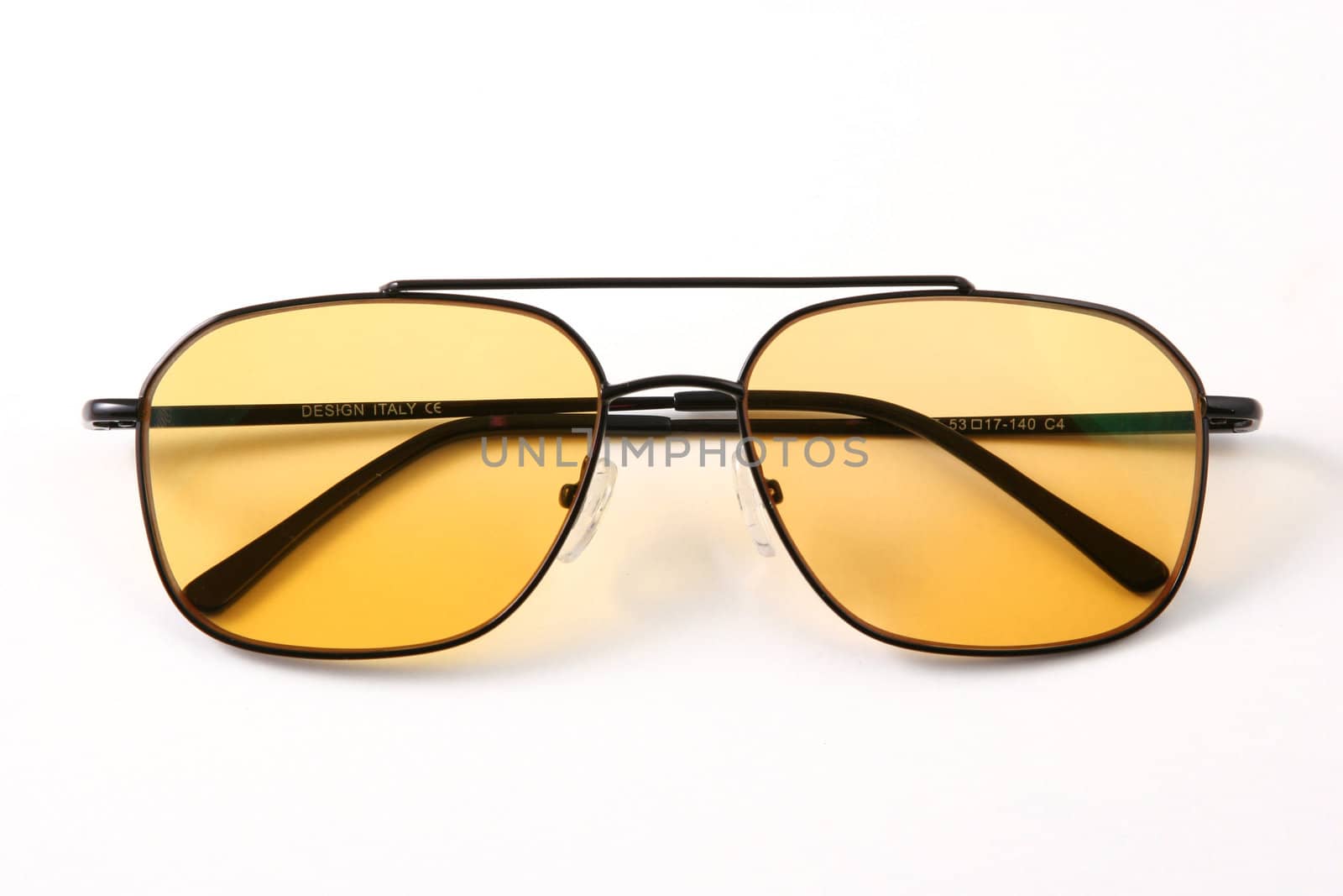 Yellow glasses  by jalta