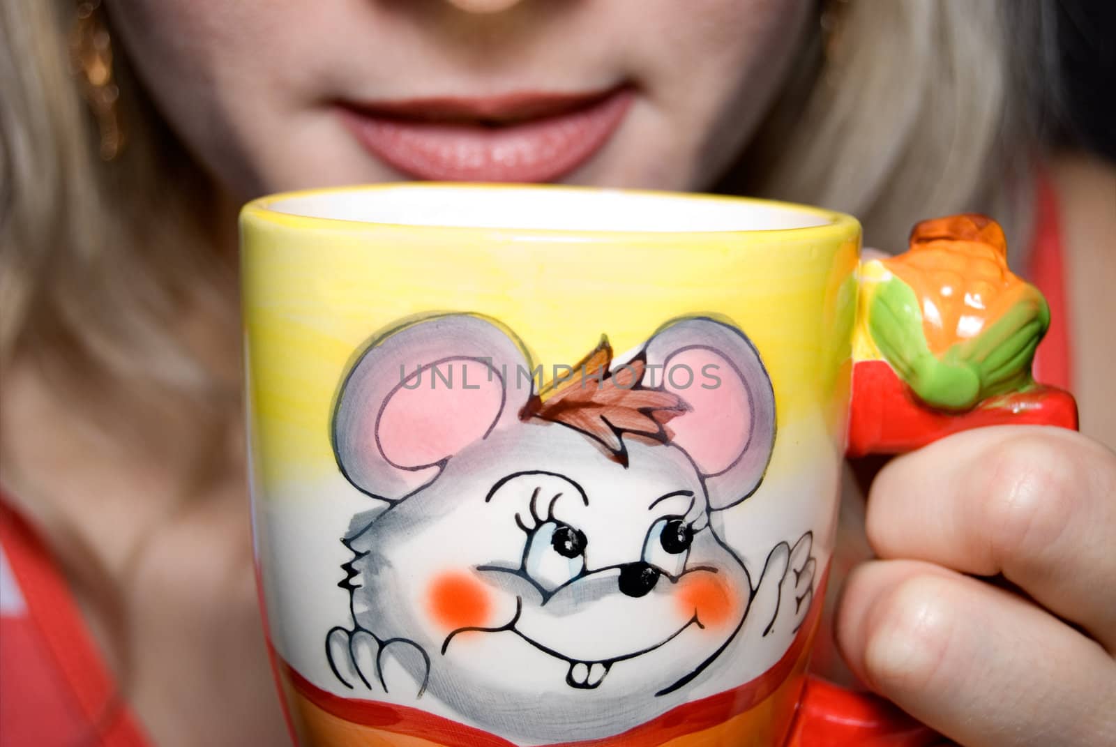 Mug with beautiful figure of the mouse

