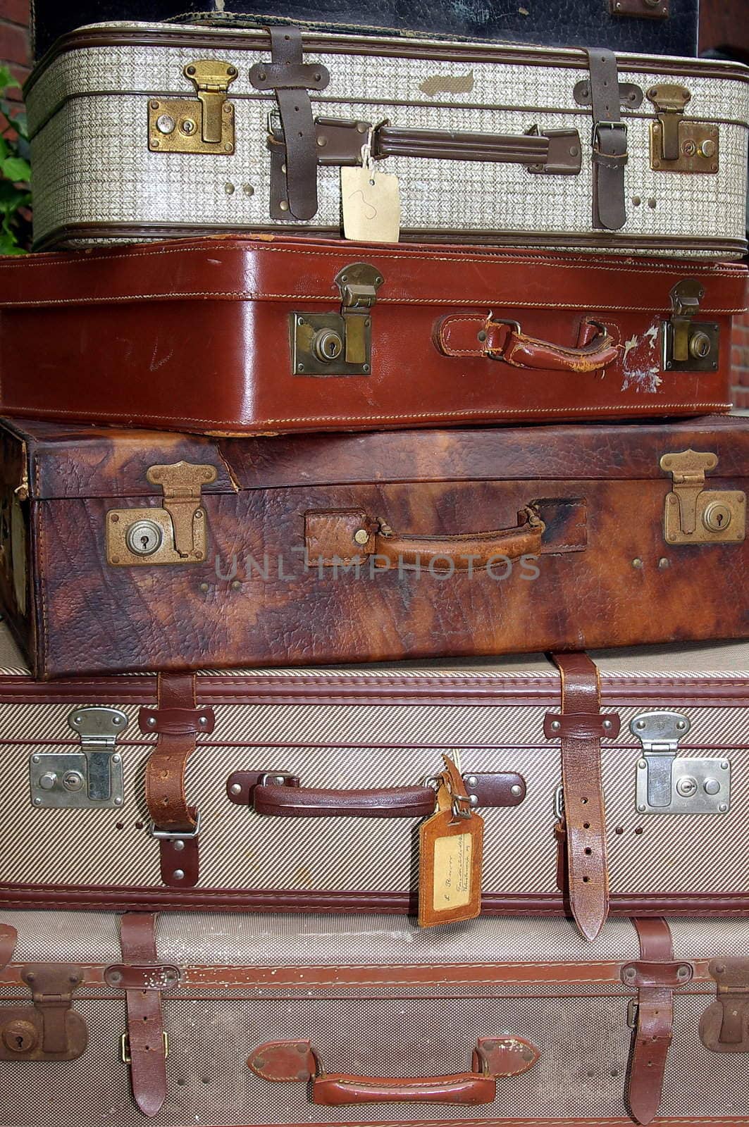  Old Suit-cases by FotoFrank