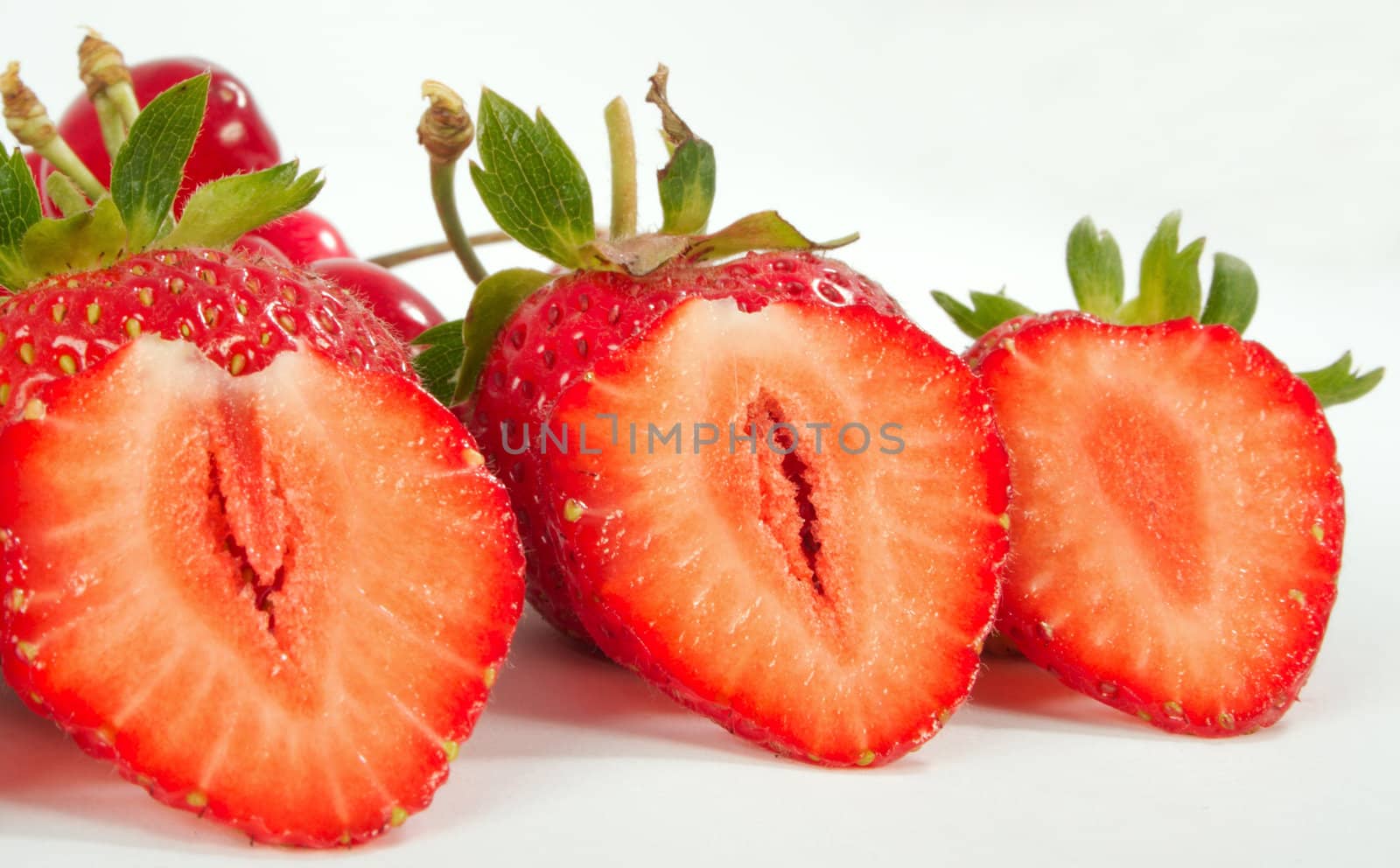 strawberry  by Goruppa