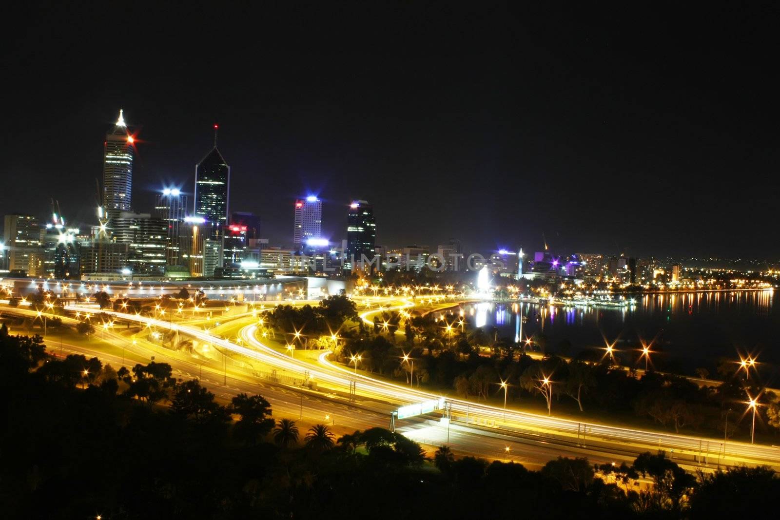Perth Skyline by kentoh