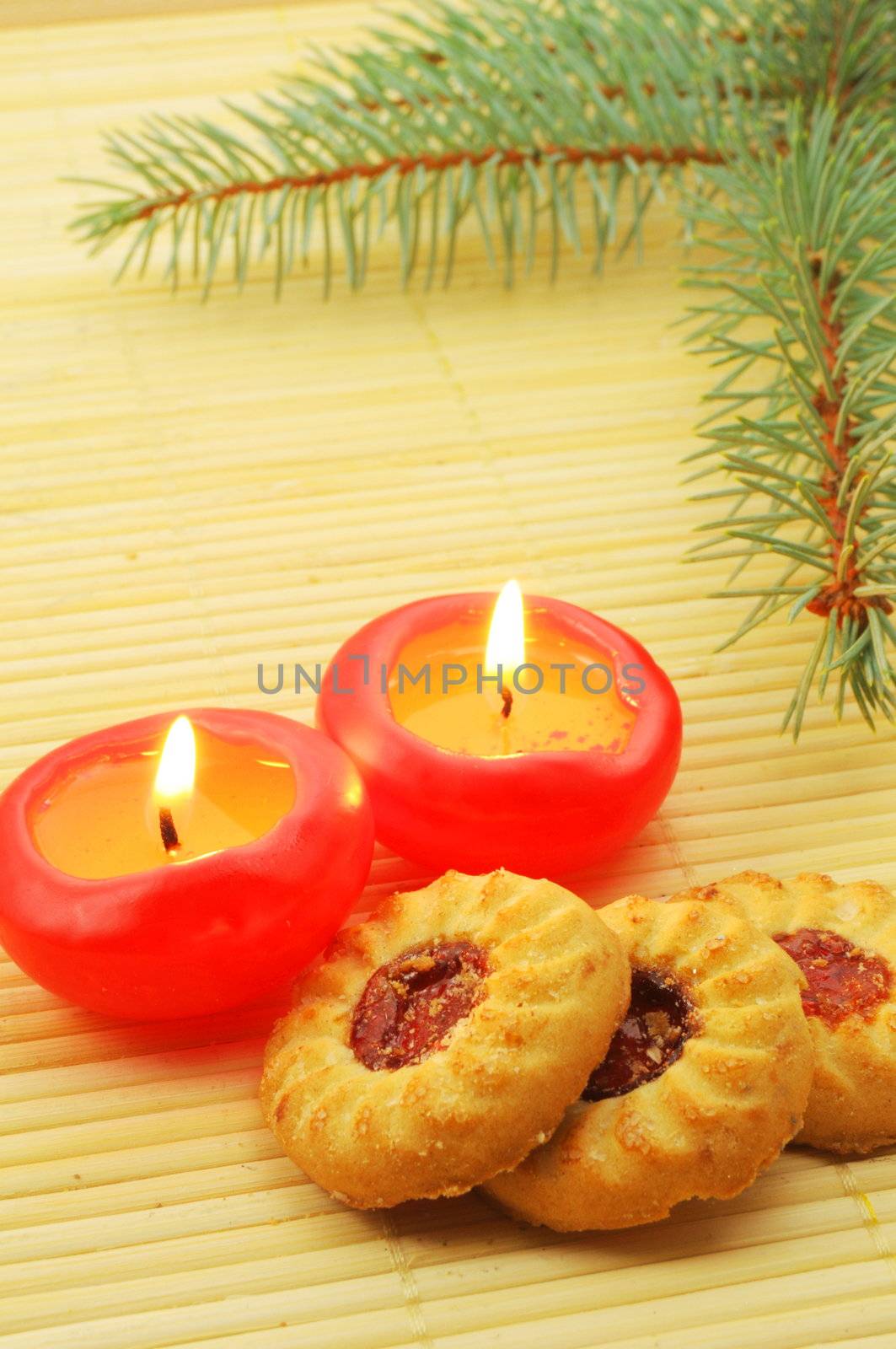 xmas decoration with red candles in advent