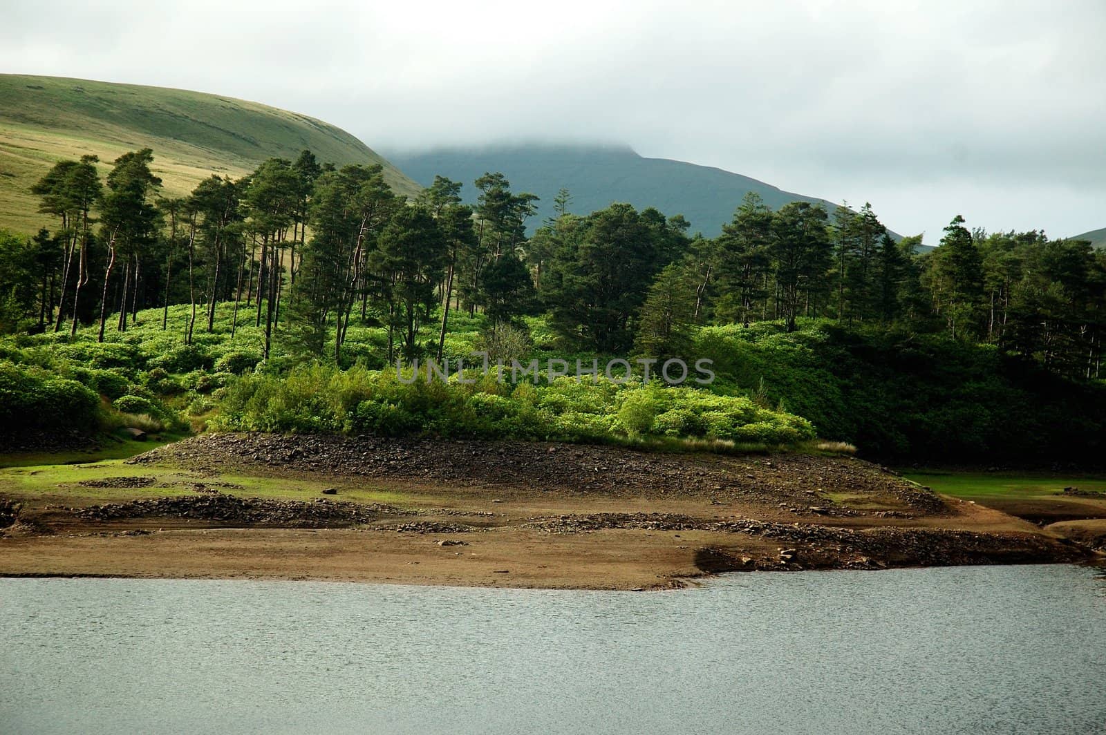 Mountain and lake of Breacon Beakon park