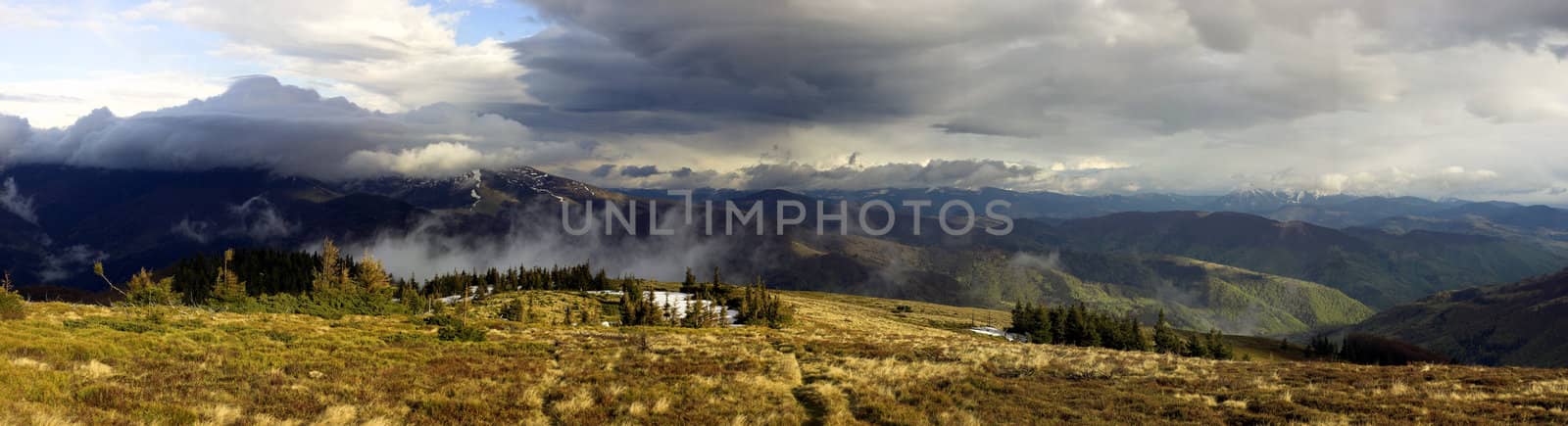 Mountain panoramal in a cloud.