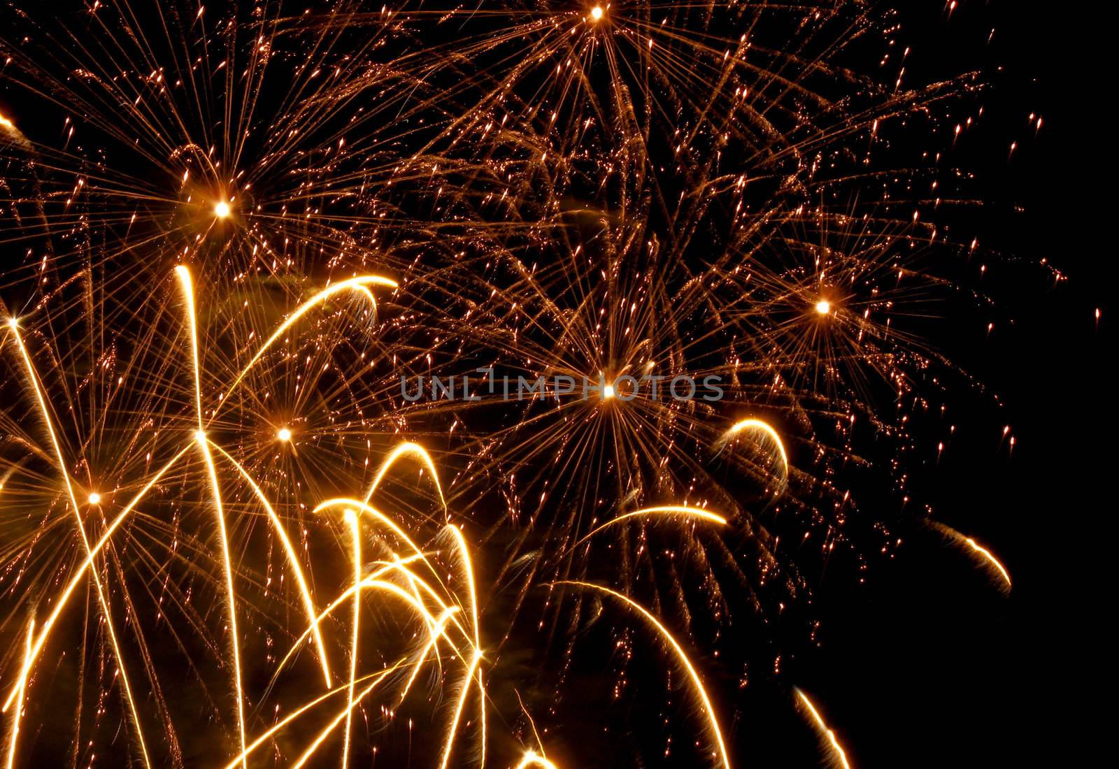 Gloden fireworks by tommroch