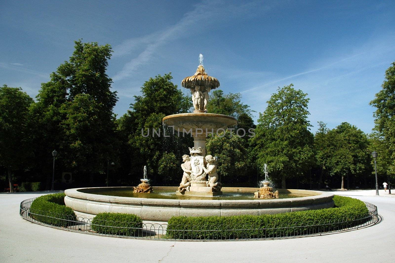 fountain in madrid park, horizontally framed shot