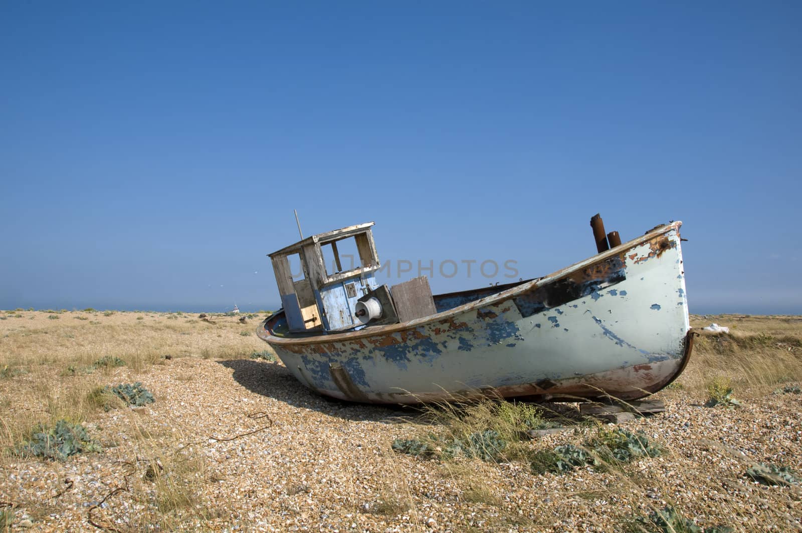 Old boat by mbtaichi