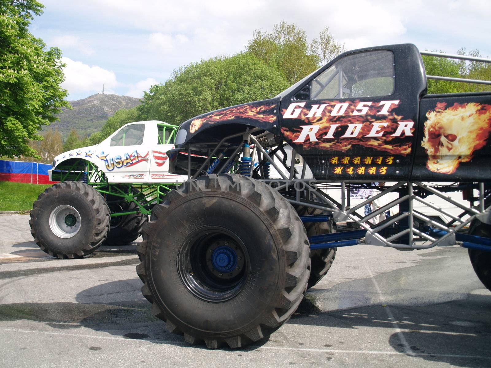 big monster trucks