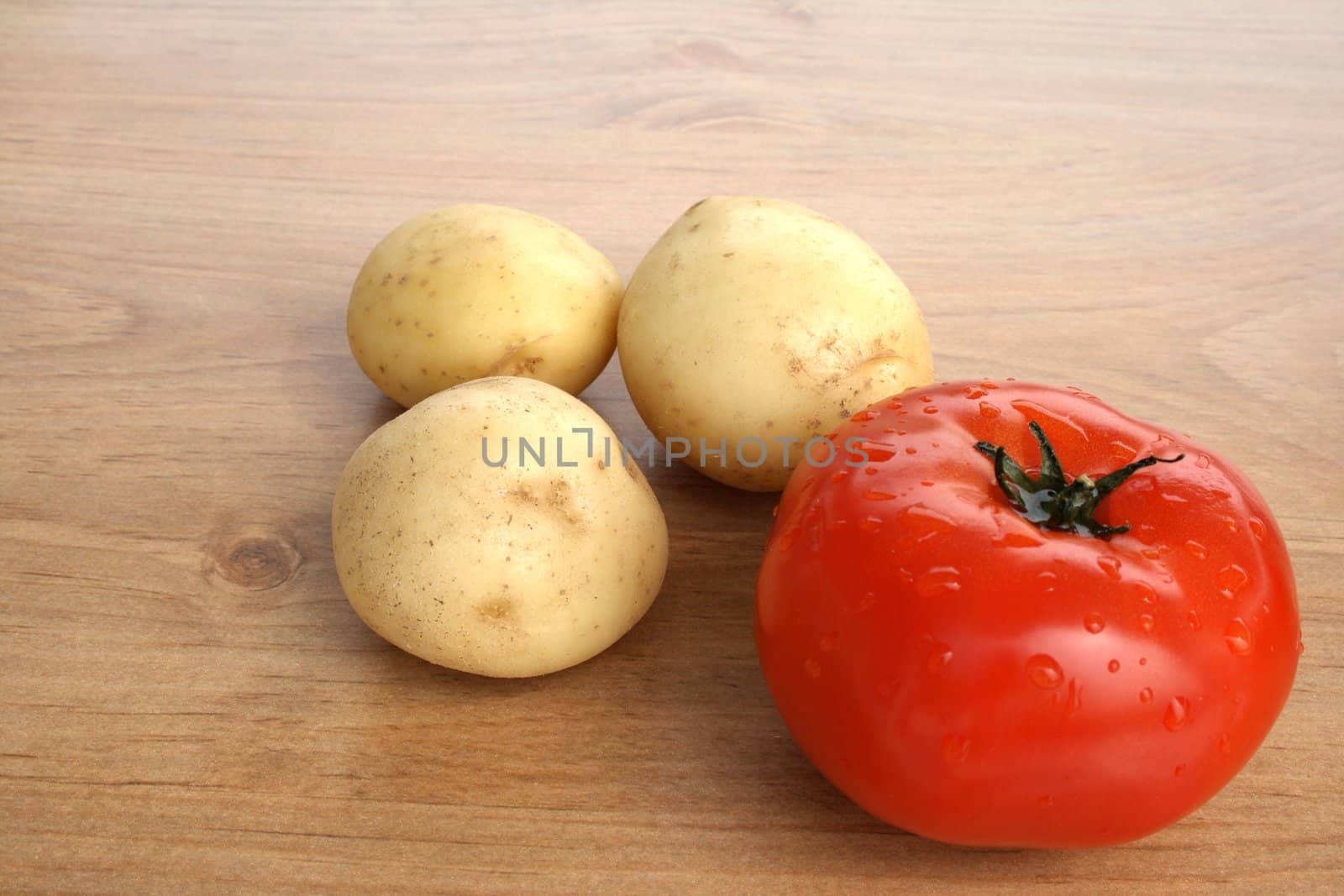 Fresh tomato and potatoes by anikasalsera
