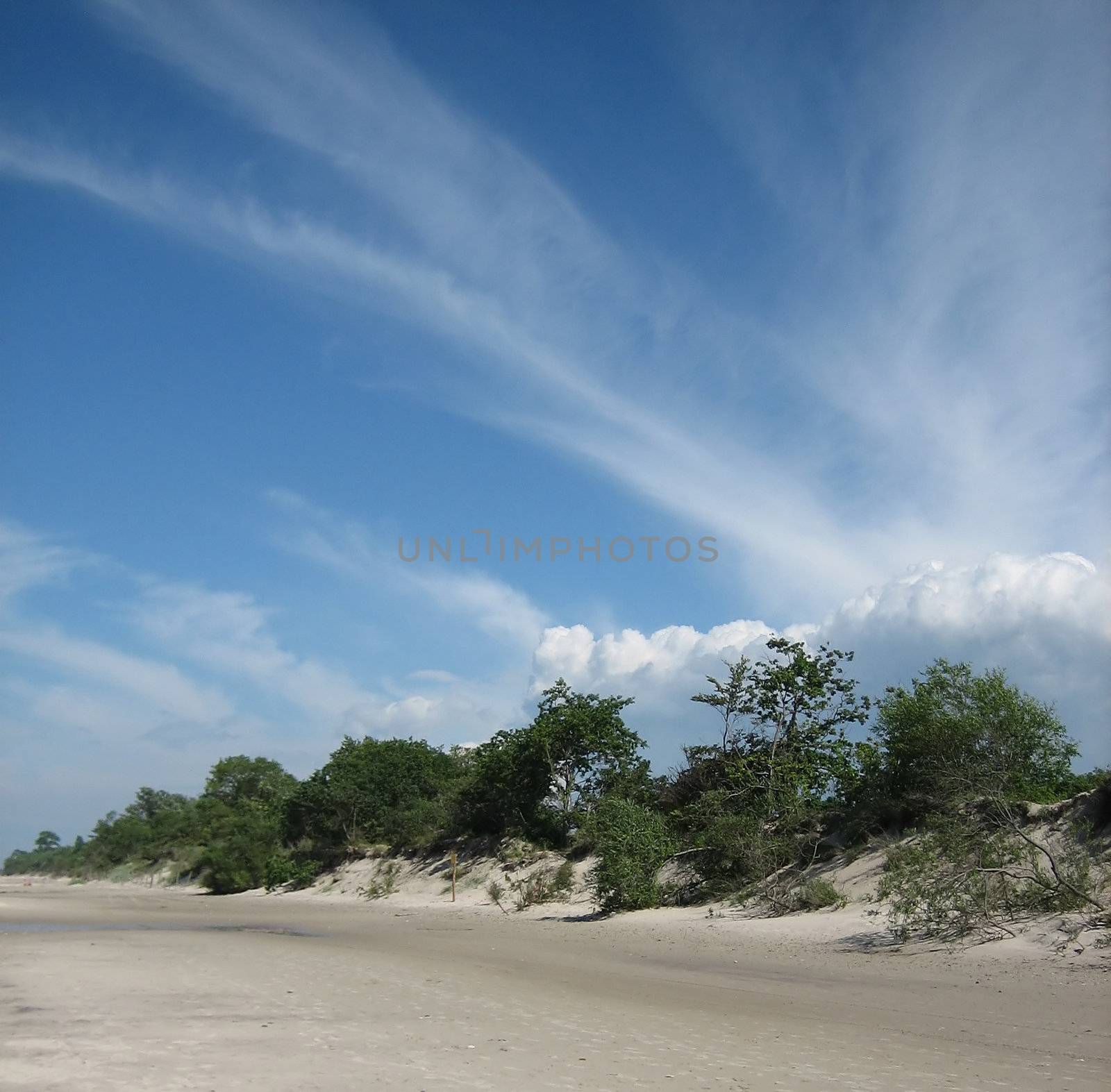 Beach in Kolobrzeg by dzony