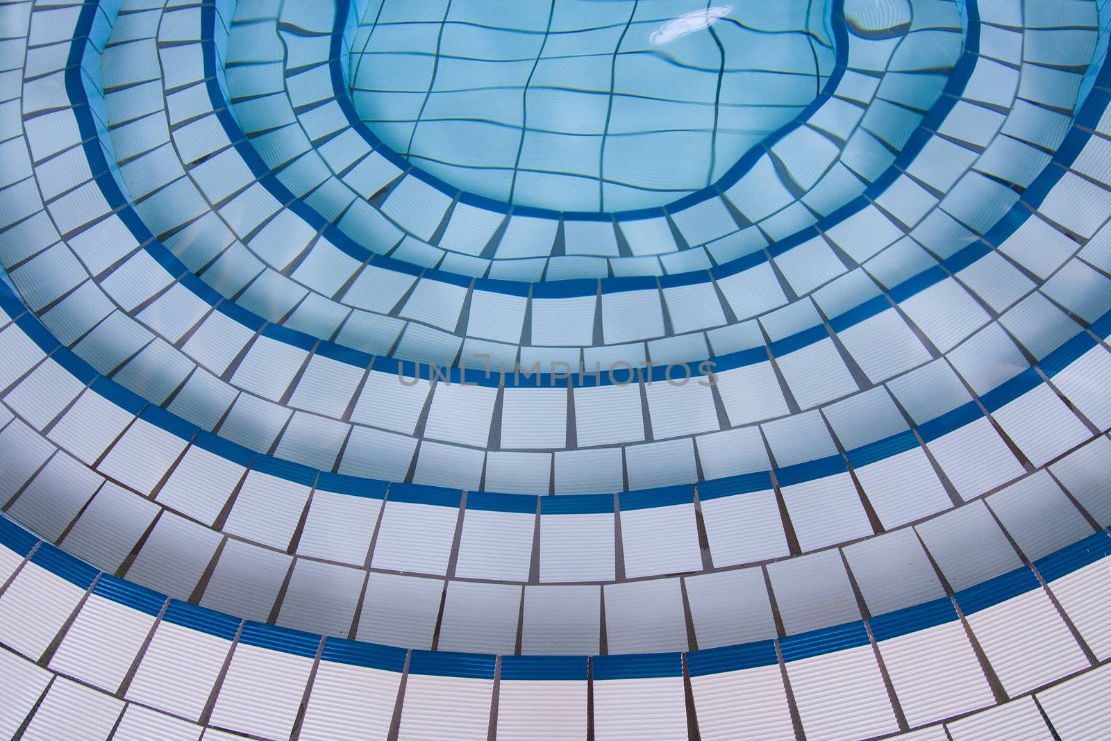 Swimming pool by miskolin