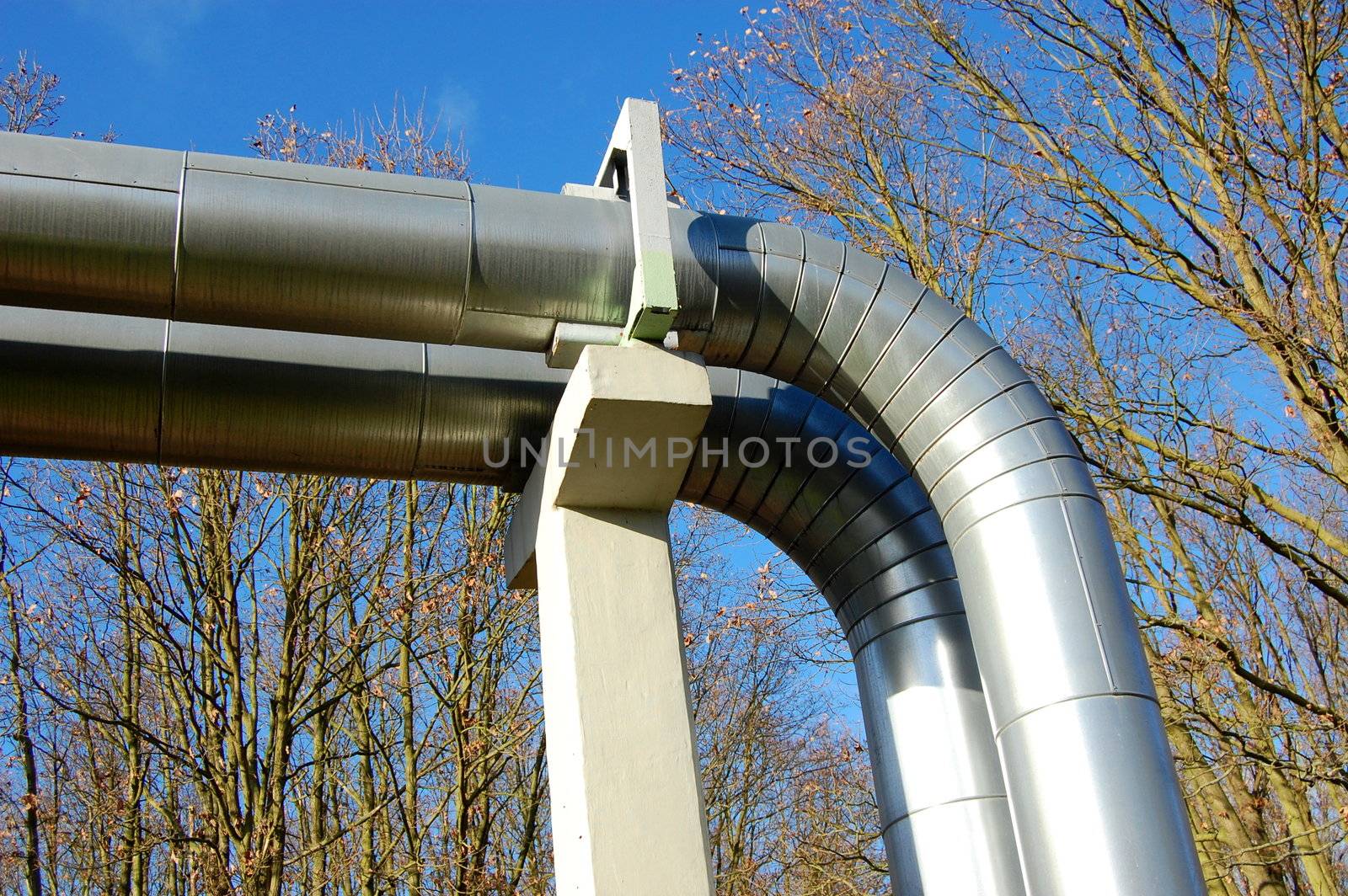 pipes of an industrial oil pipeline for the transport of oil