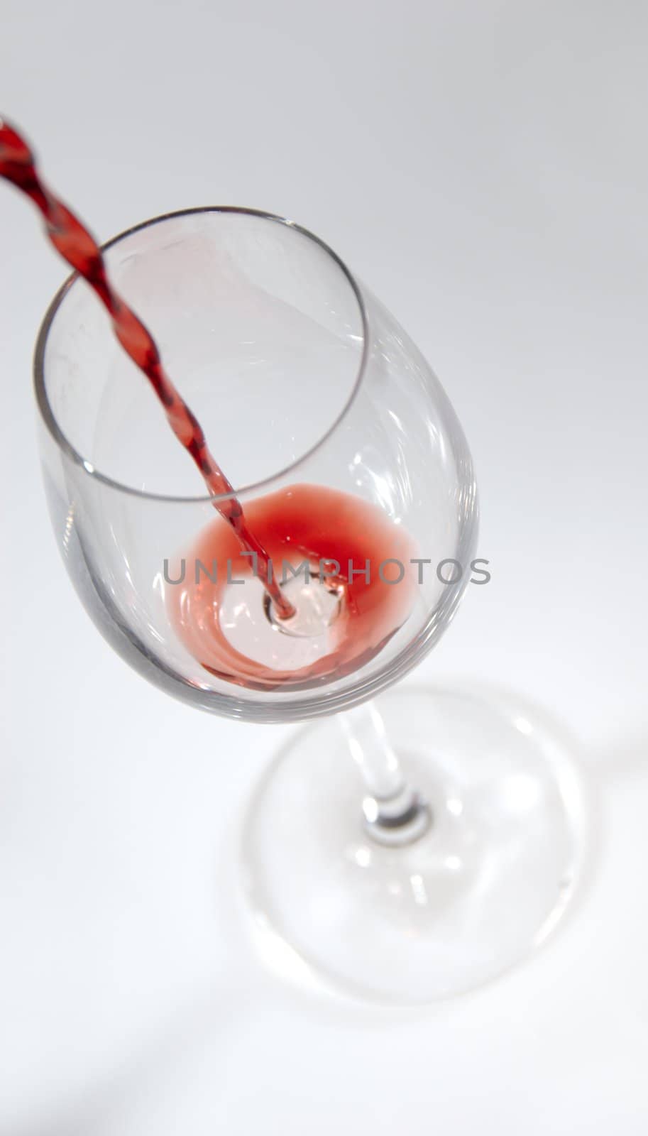 Red Wine Pouring by anki21