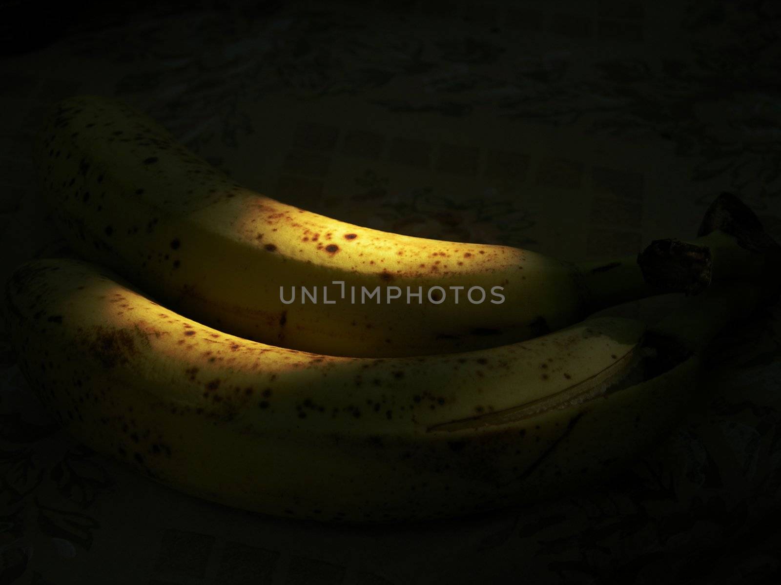 banana skin texture in the light rays