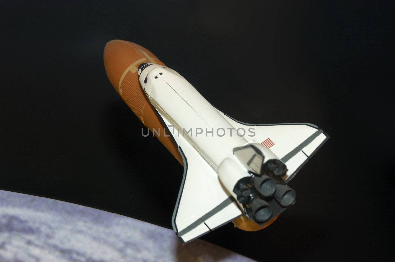 Space shuttle by mbtaichi