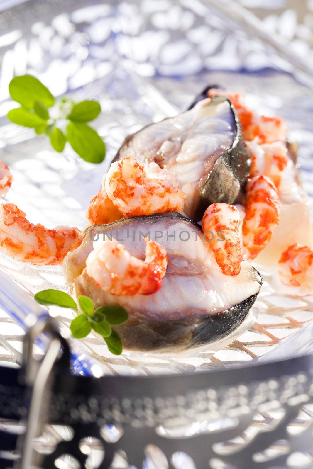 Prawns and fish by Gravicapa
