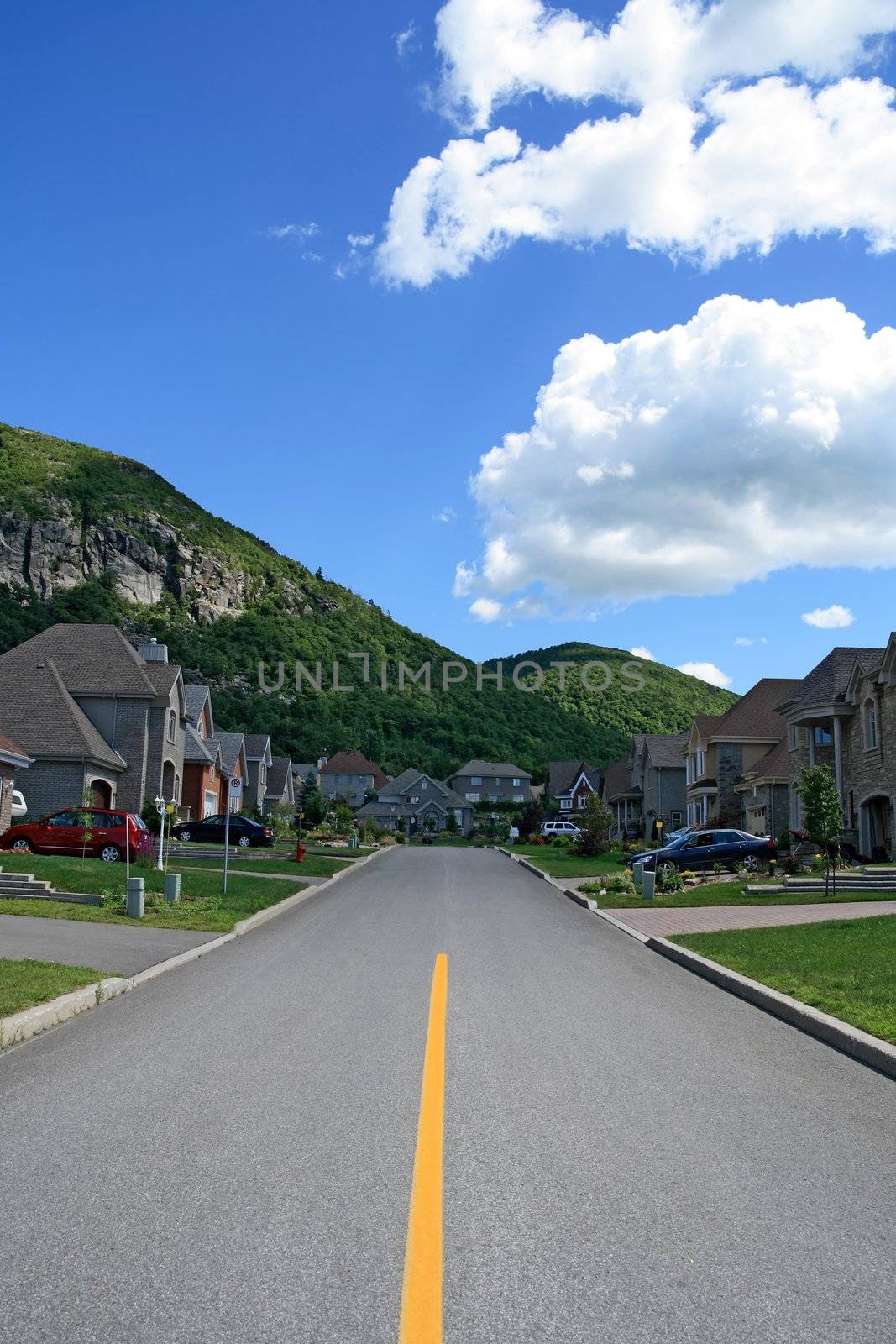 Prestigious suburban neighborhood in mountain area by anikasalsera