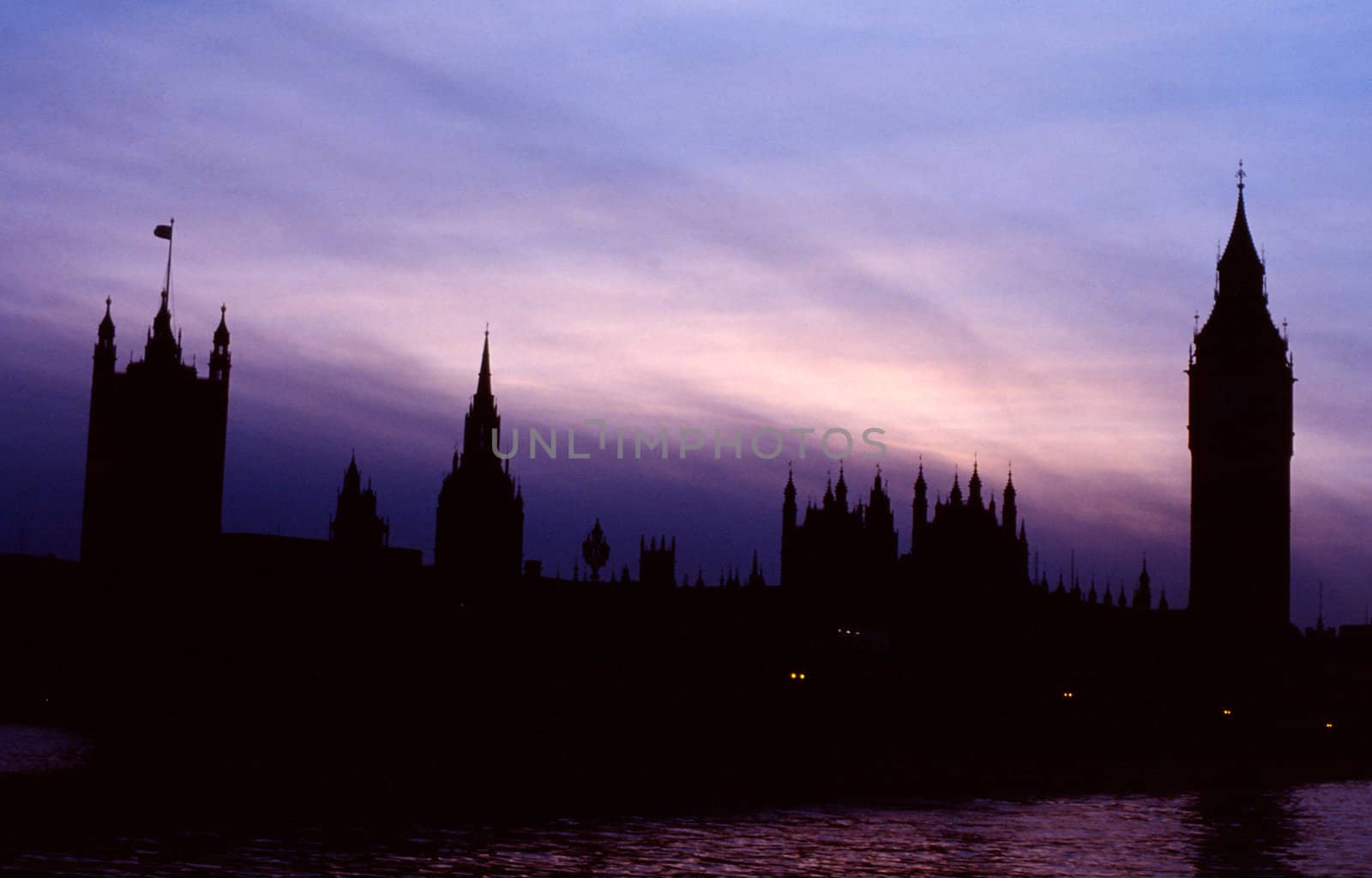 Silhouette of the House of Parliament