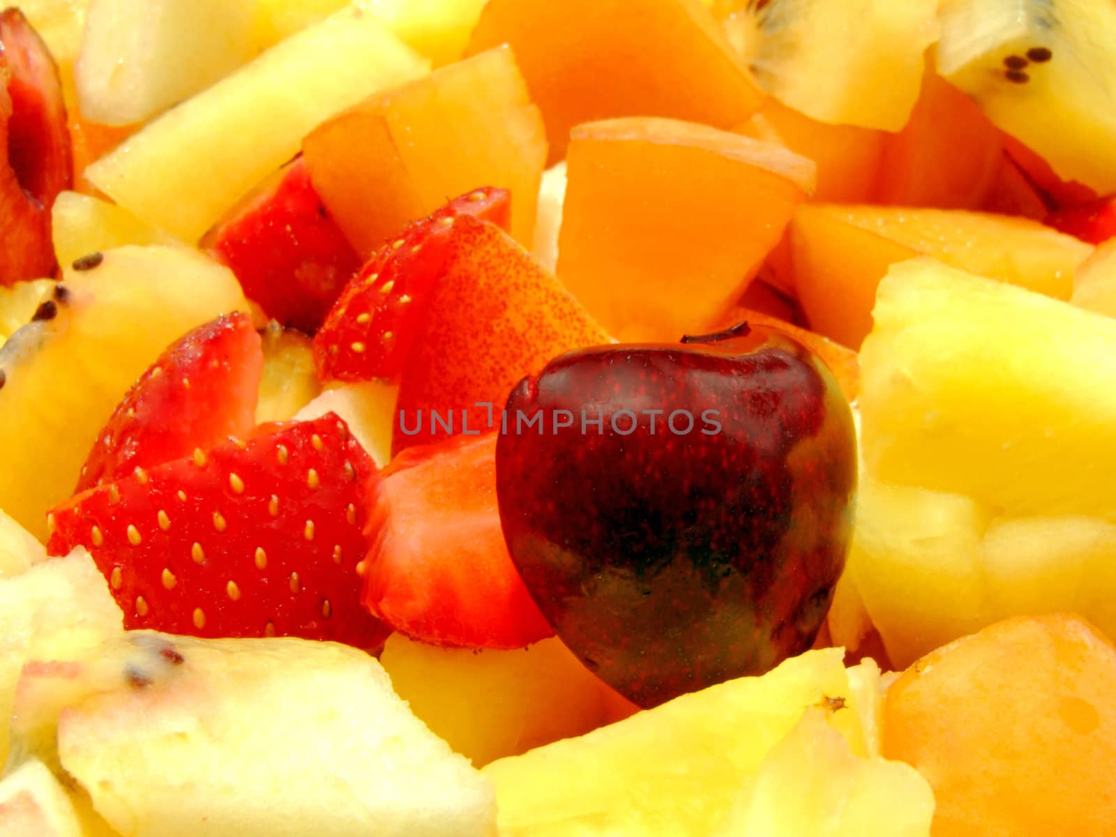 Close-up of an healthy fresh fruit salad