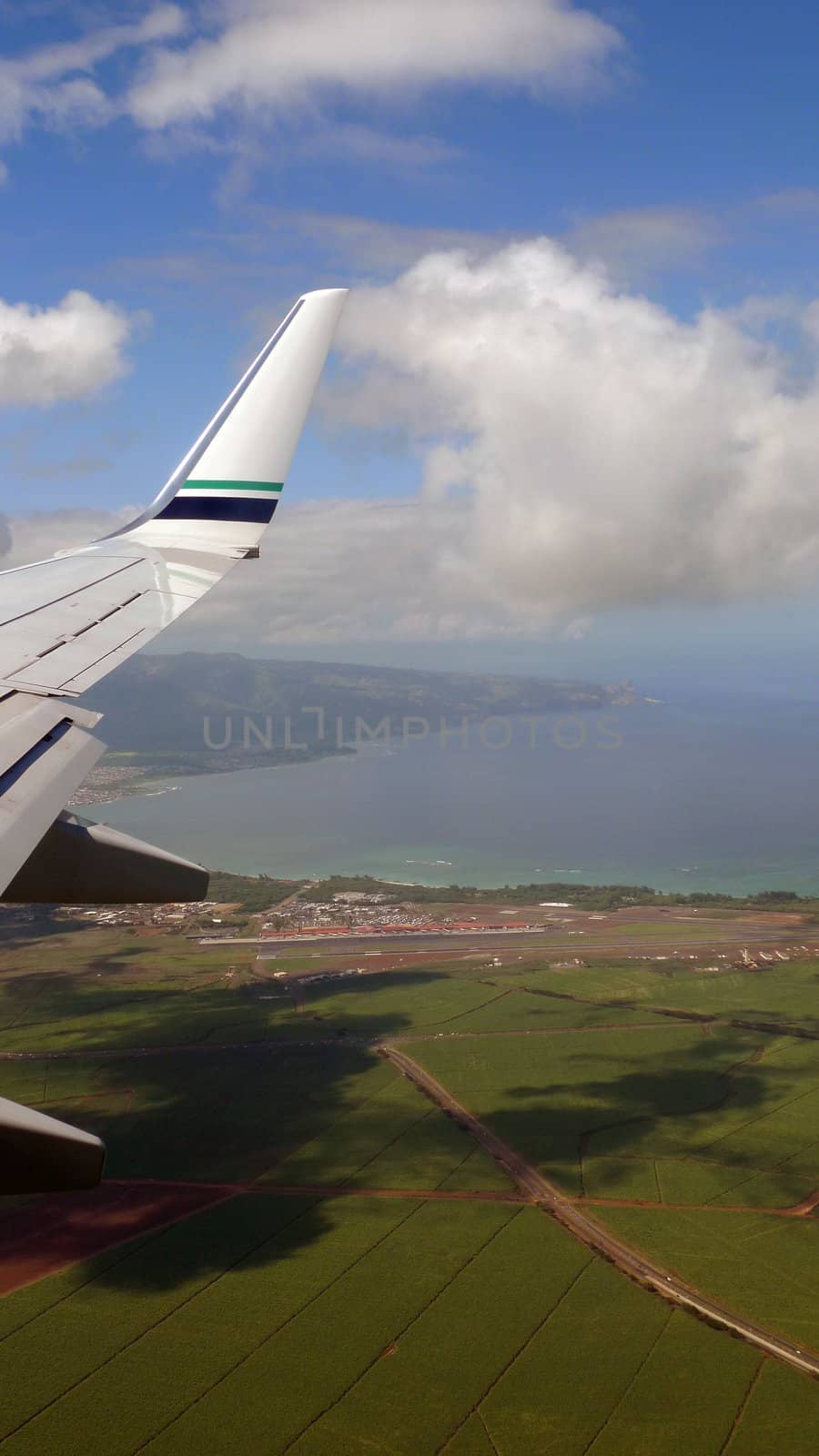view from a plane flying over hawaii