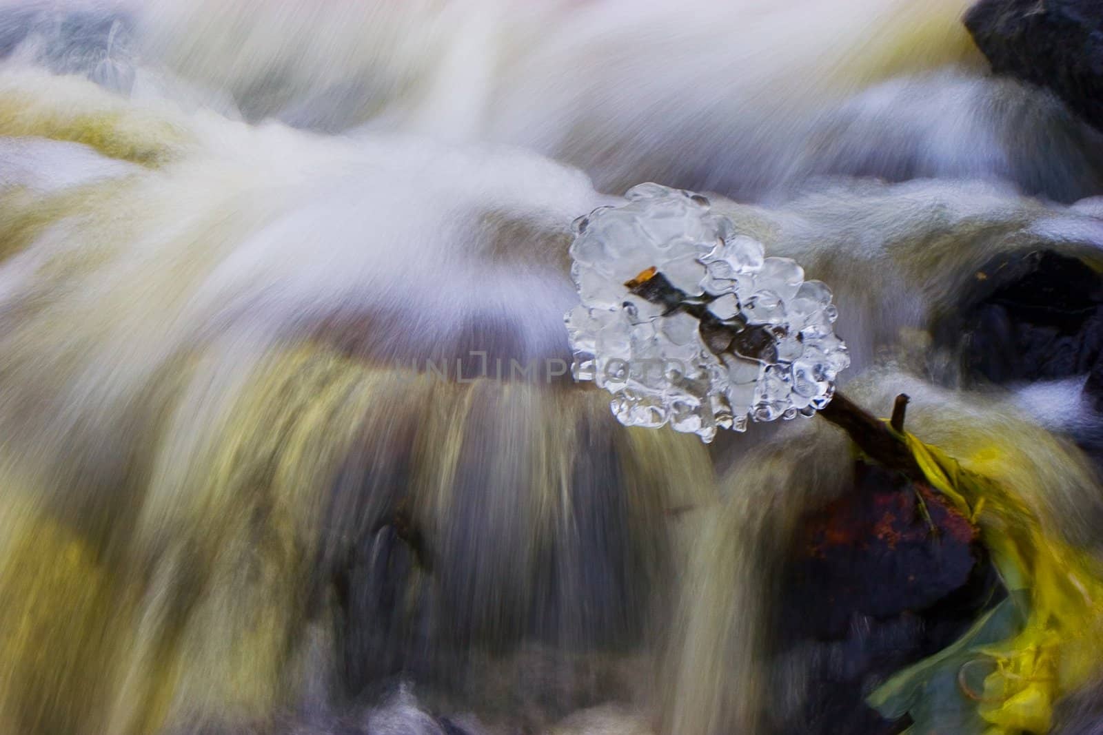 Frozen Waterfall and Ice Cristall by ints