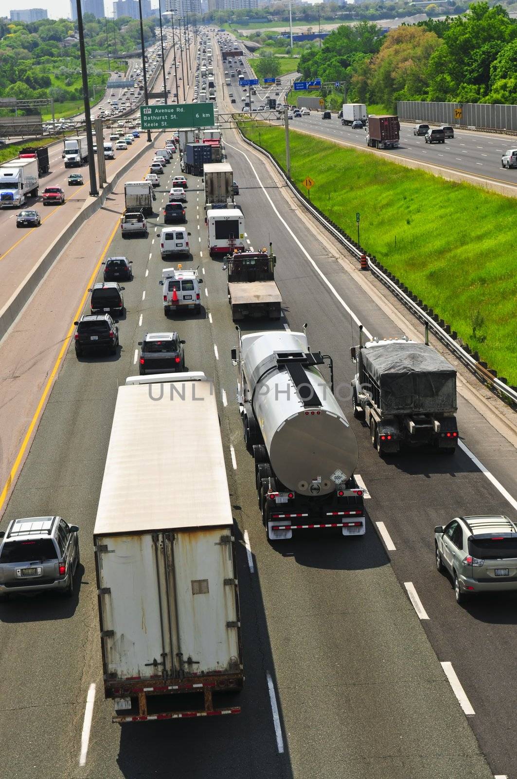 Busy multi-lane highway in a big city