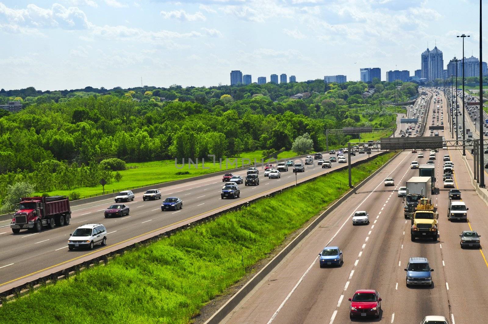 Busy multi-lane highway in a big city