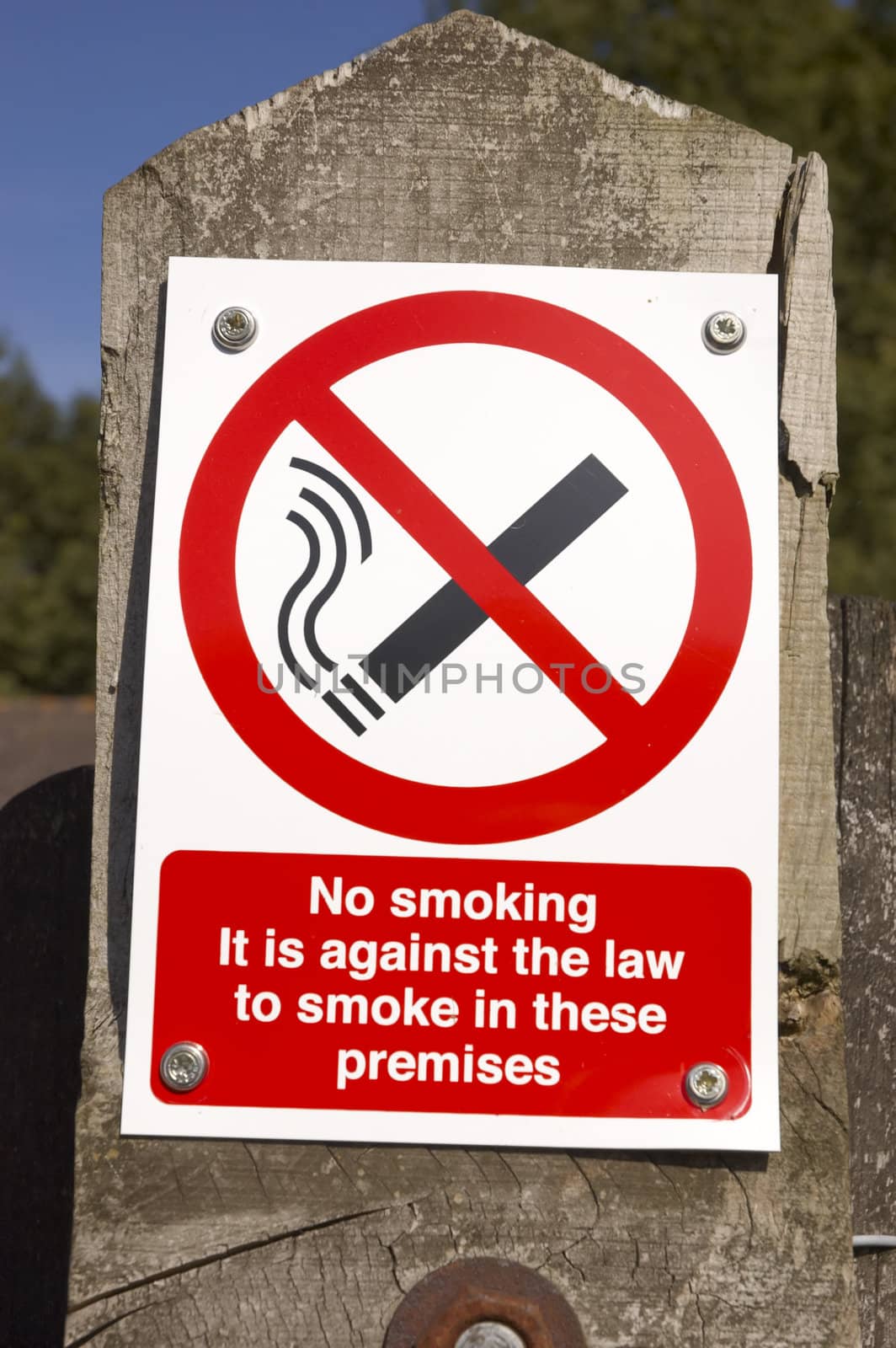 No Smoking sign by mbtaichi